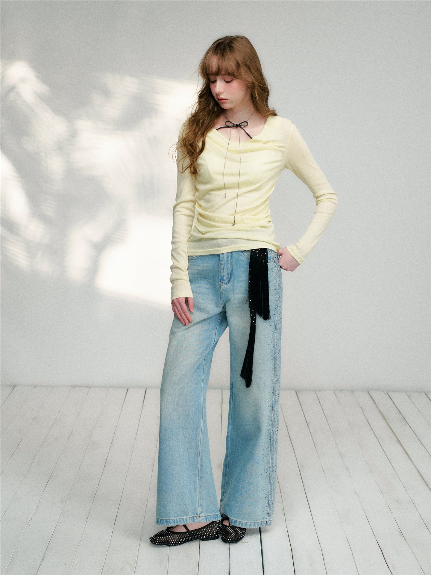 16DEWS 16D26082 Side rhinestone high waisted straight leg jeans