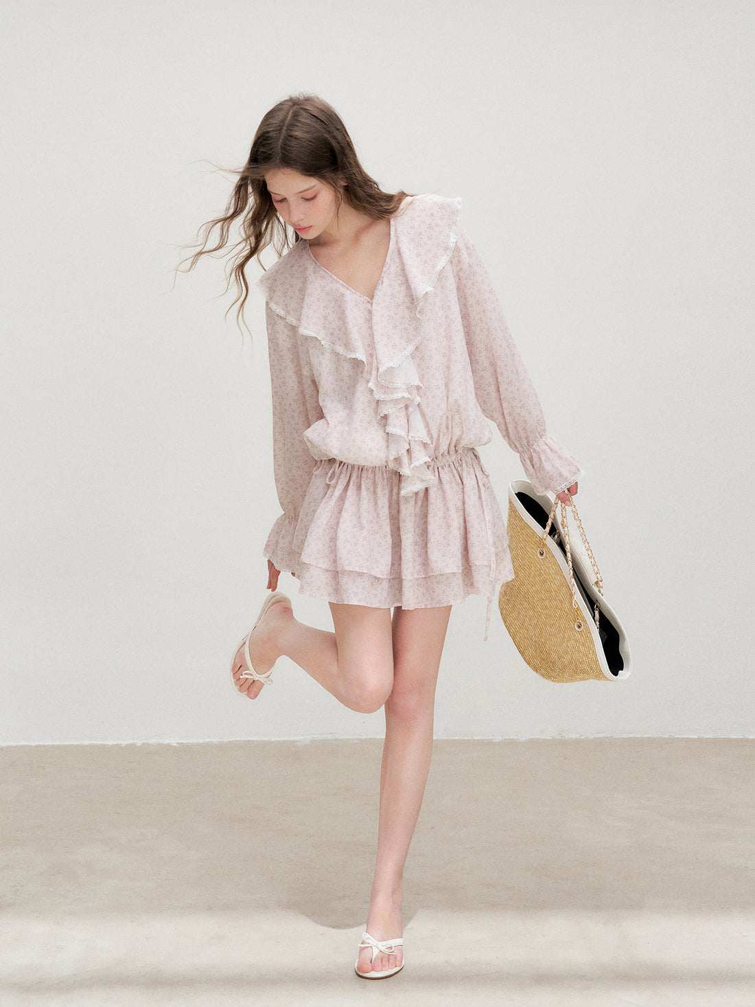 16DEWS 16D26337 Light Pink Floral Ruffle V-Neck Dress