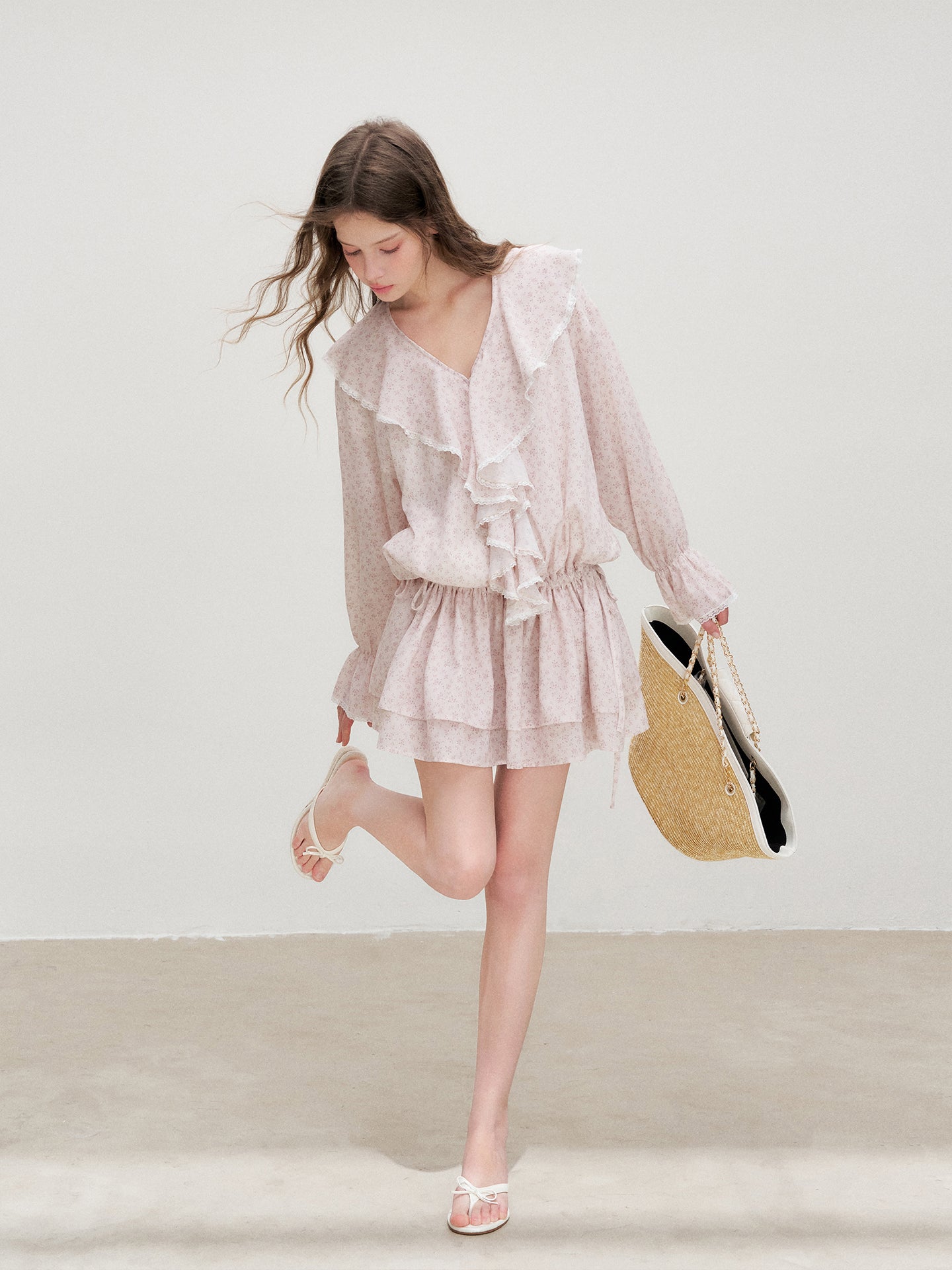 16DEWS 16D26337 Light Pink Floral Ruffle V-Neck Dress