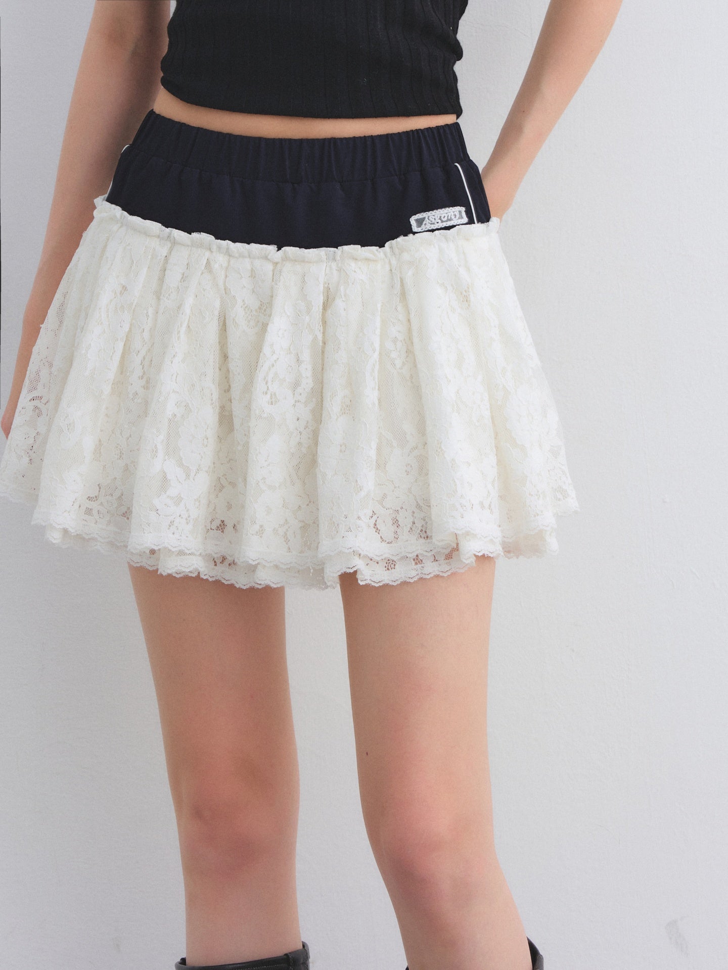 AsGony ASG25671 Elastic contrasting lace patchwork puffy skirt