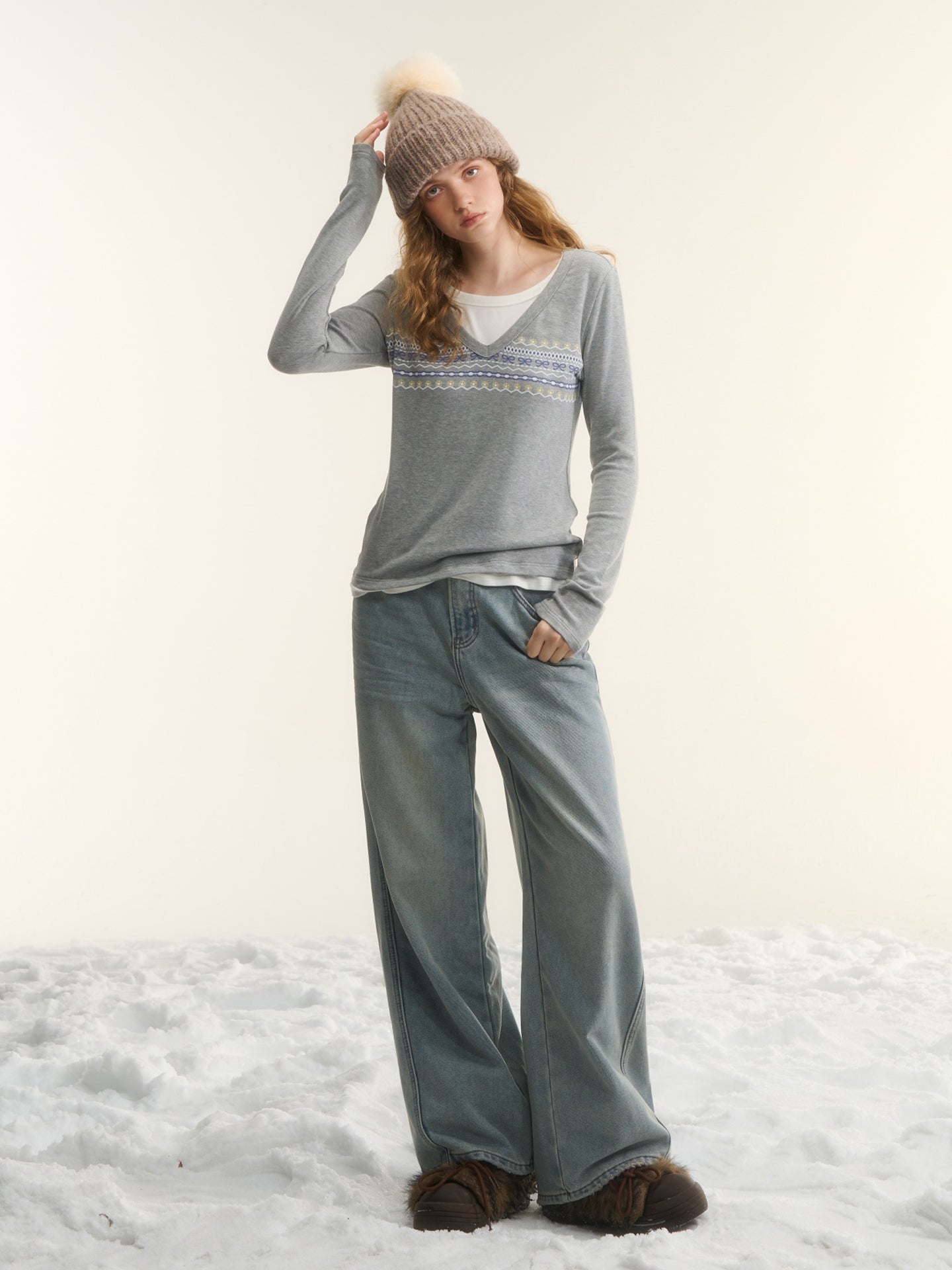 AsGony ASG24677 Washed denim jeans with curved segmentation and worn edges