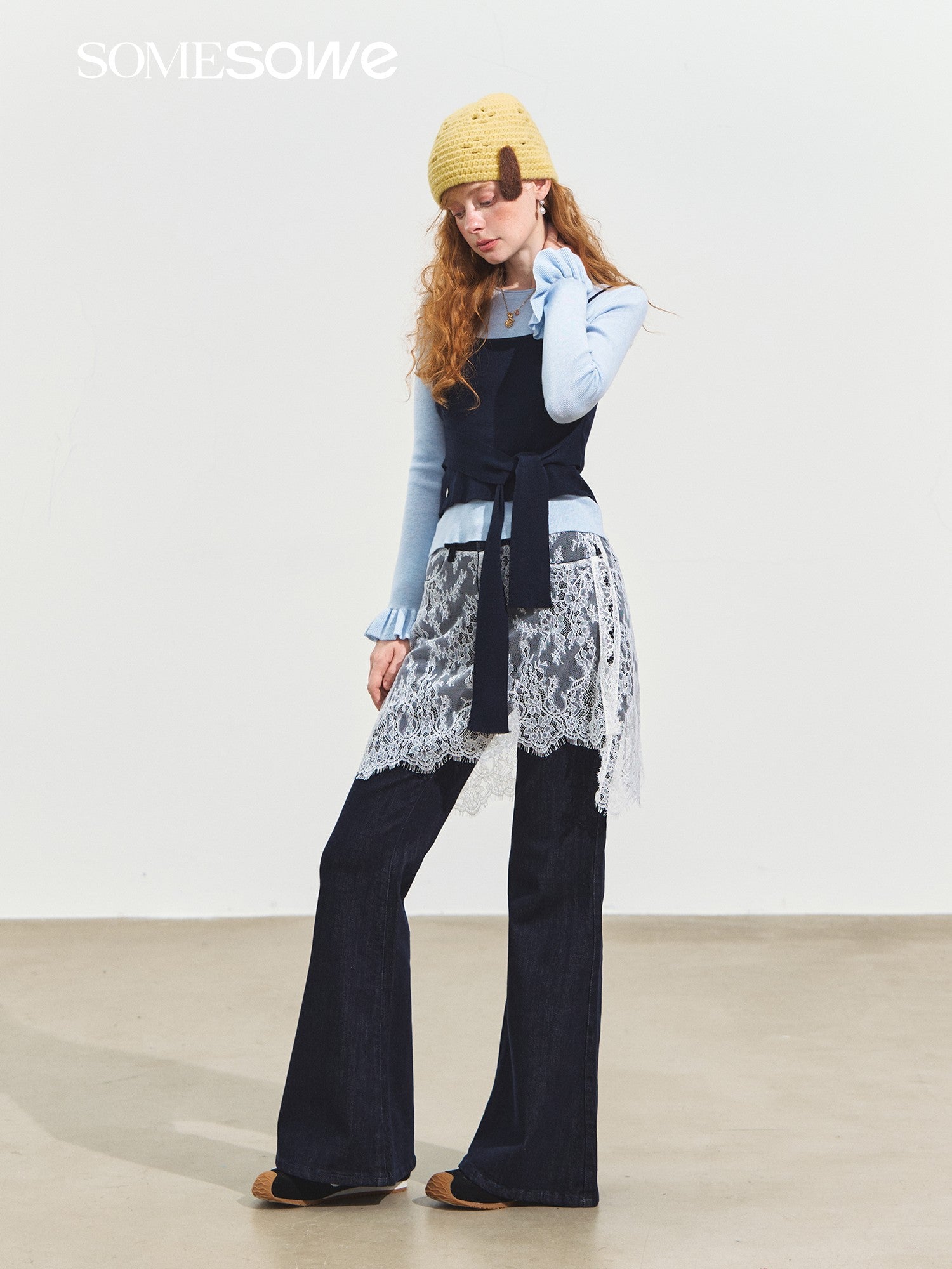 SOMESOWE S2508252 Fake two piece lace micro flared jeans
