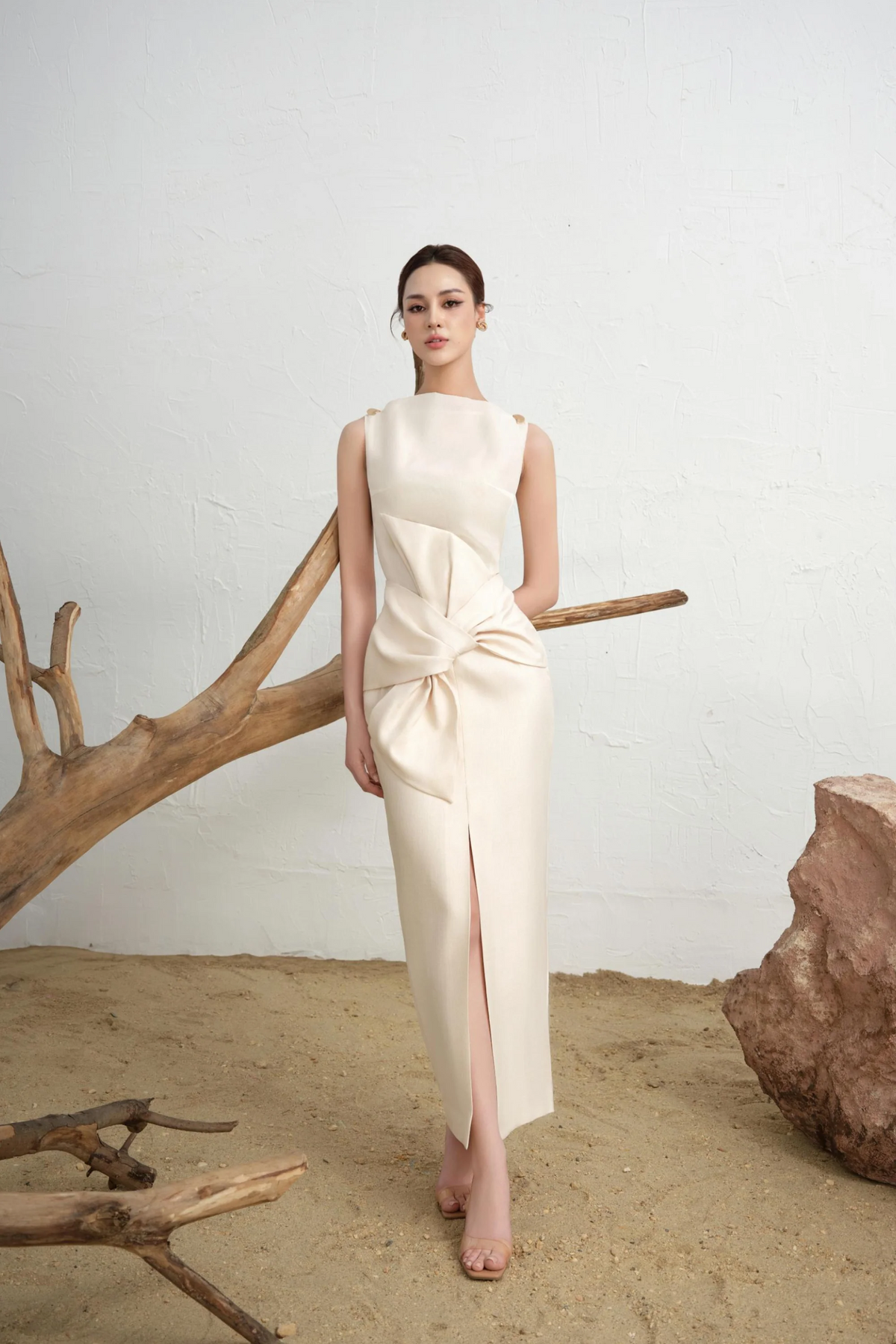 BYDENIO Alva Large Bow Pleated Dress