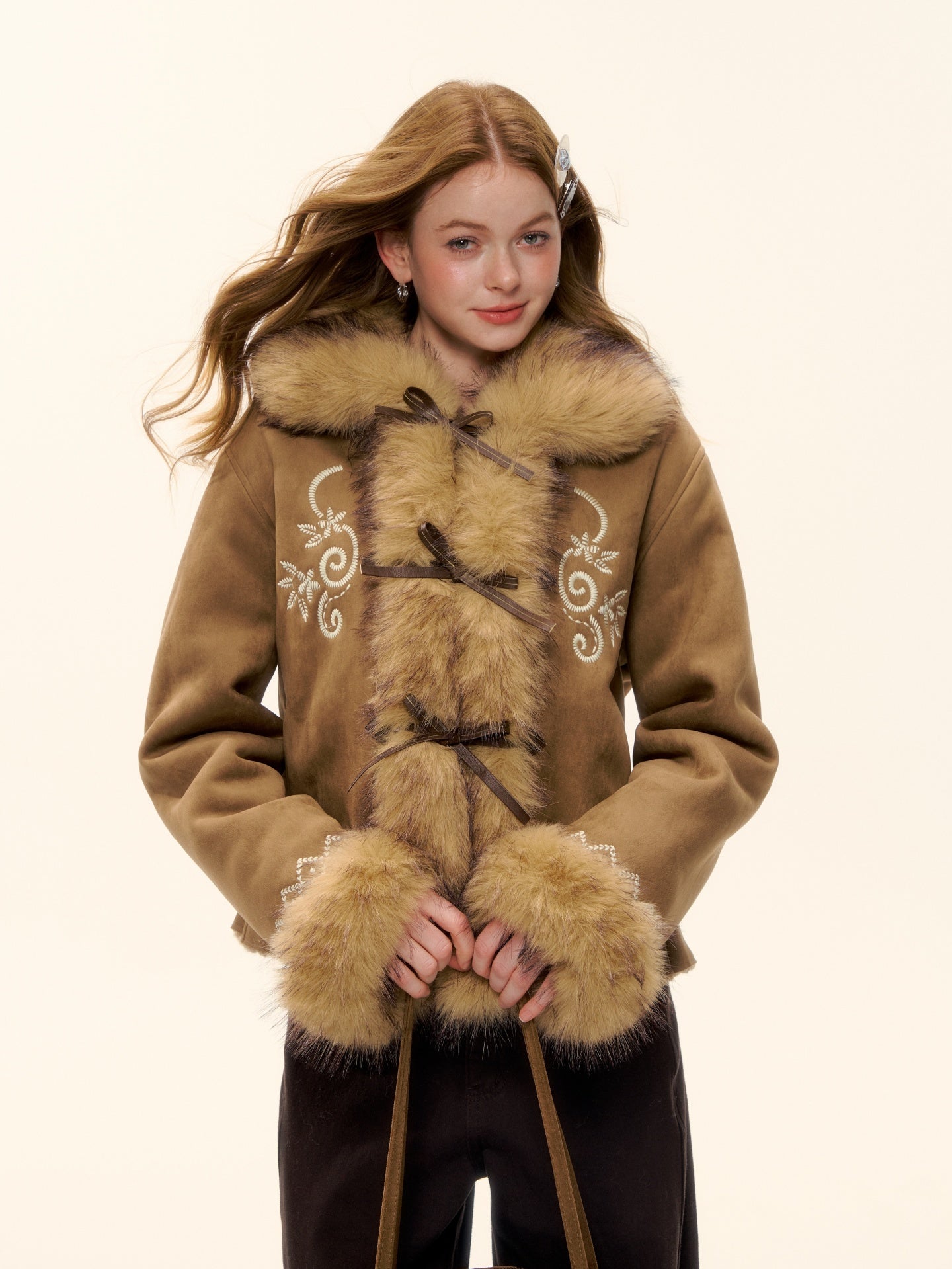 AsGony ASG25623 Coarse thread embroidery strap fur integrated jacket