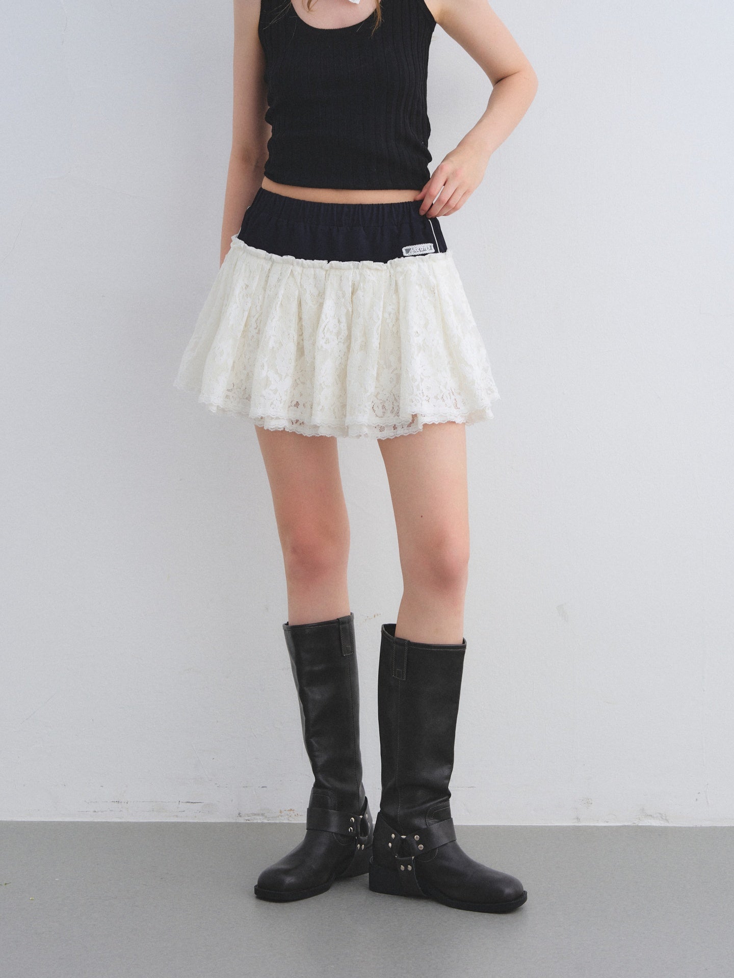 AsGony ASG25671 Elastic contrasting lace patchwork puffy skirt