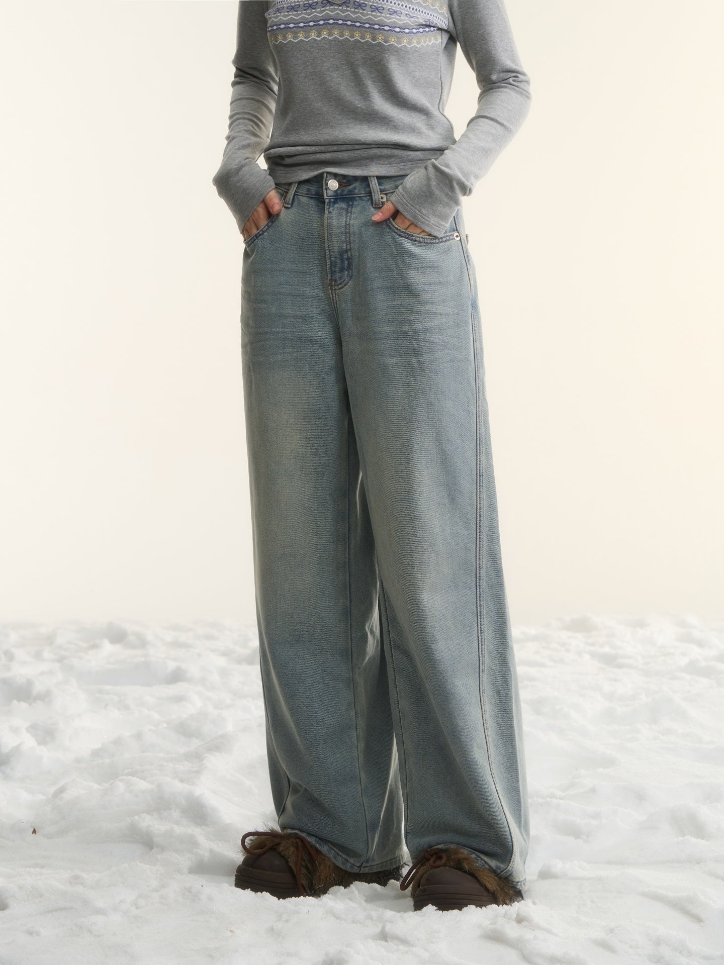 AsGony ASG24677 Washed denim jeans with curved segmentation and worn edges