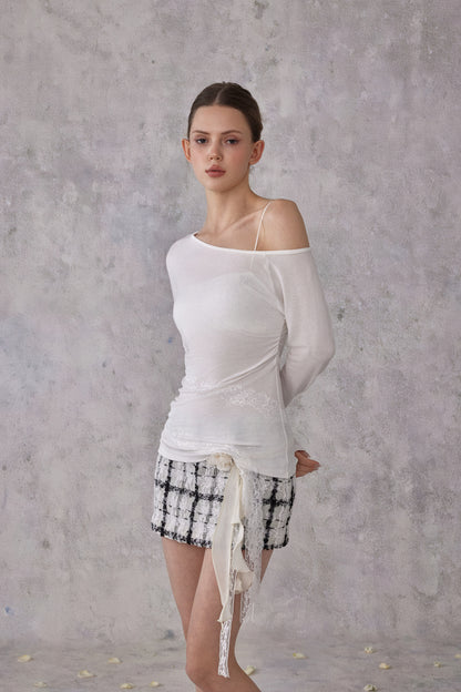 NOMEANSNO N186 Long sleeved lace hem top