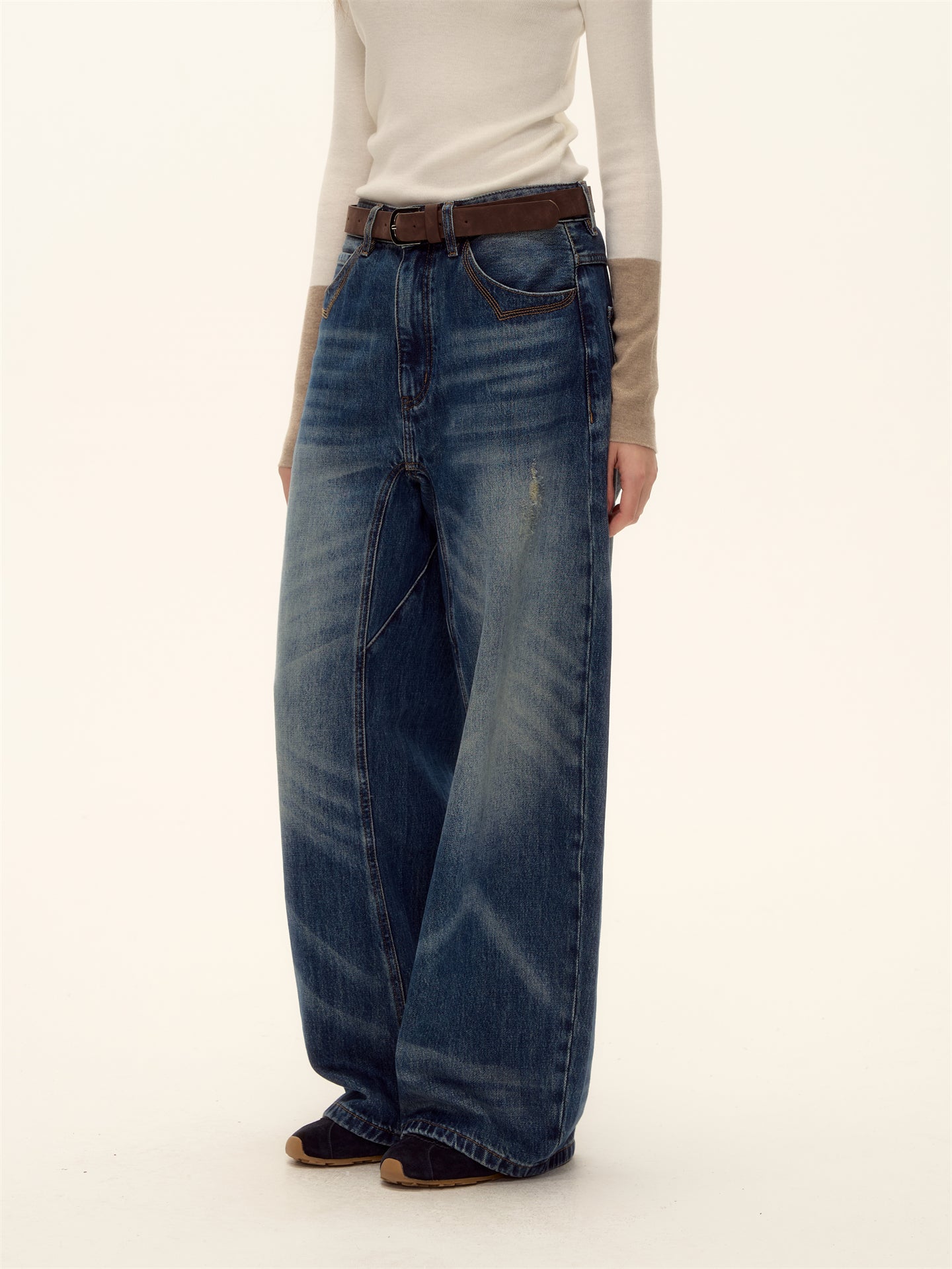 AsGony ASG25513 Ripped water washed curved knife jeans