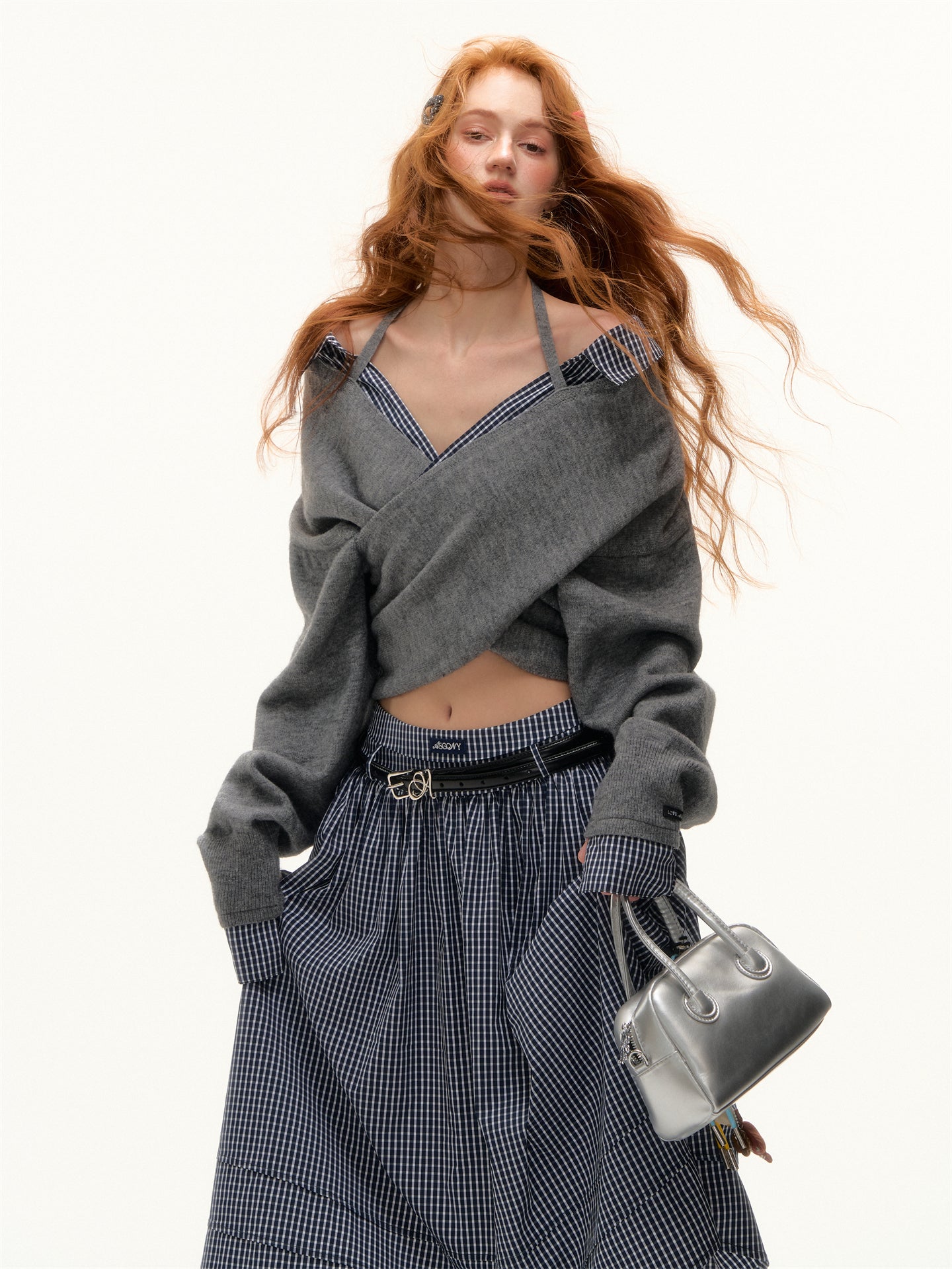 AsGony ASG25411 Off shoulder checkered spliced cross sweater