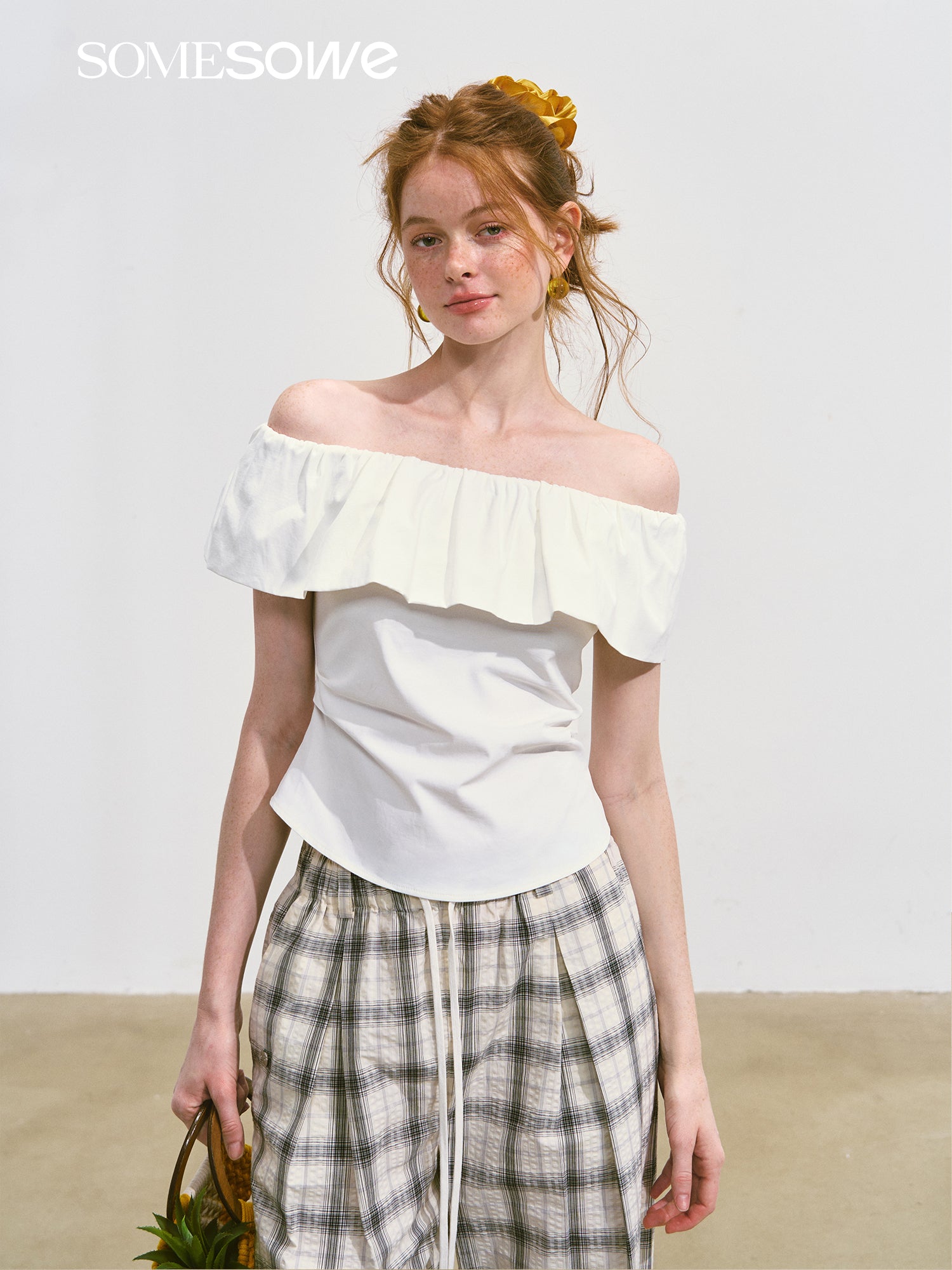 SOMESOWE S2508111 Off shoulder pleated top