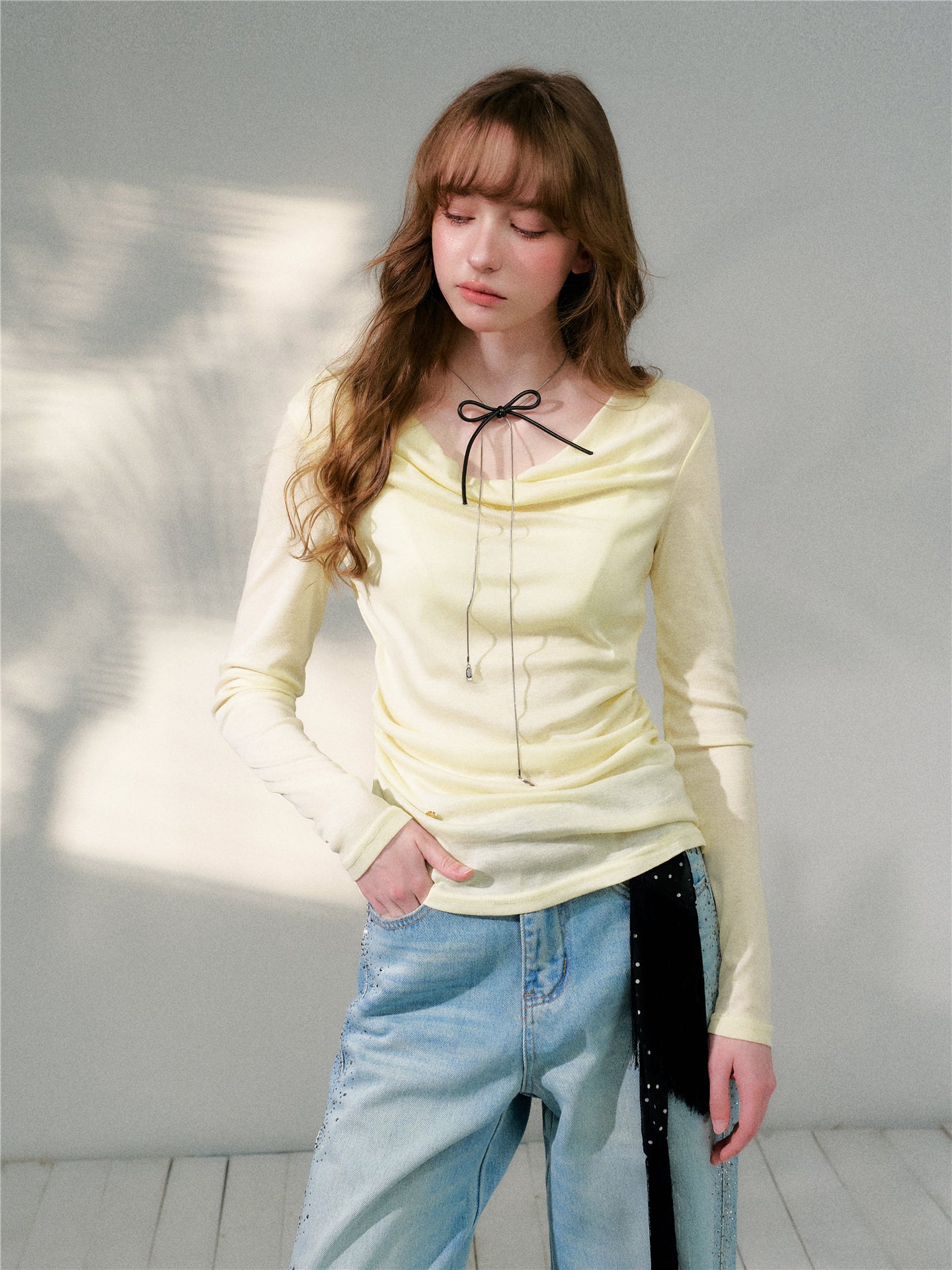 16DEWS 16D26080 Polka dot ribbon pleated collar cinched top