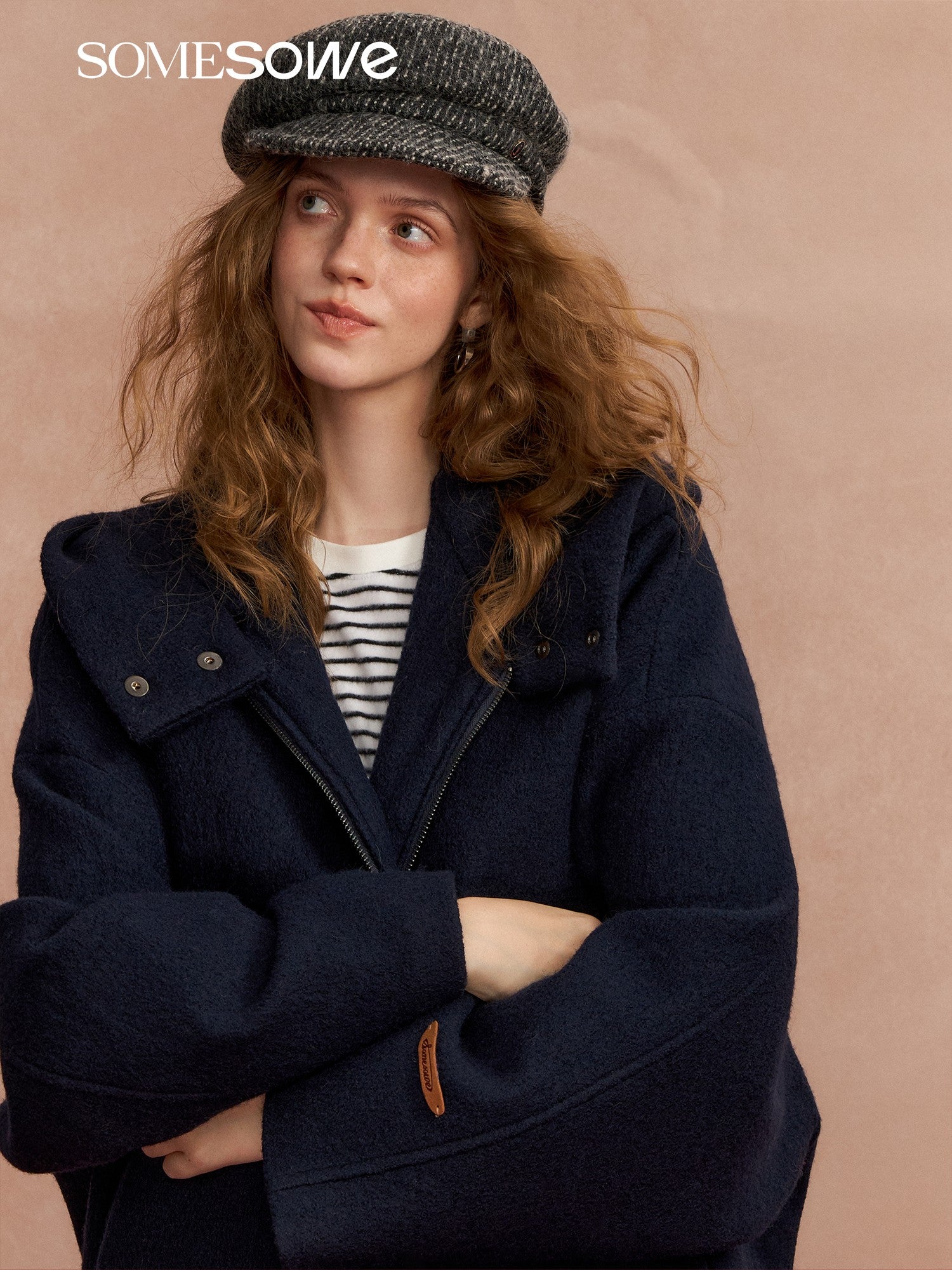 SOMESOWE S2508291 Hooded short wool coat