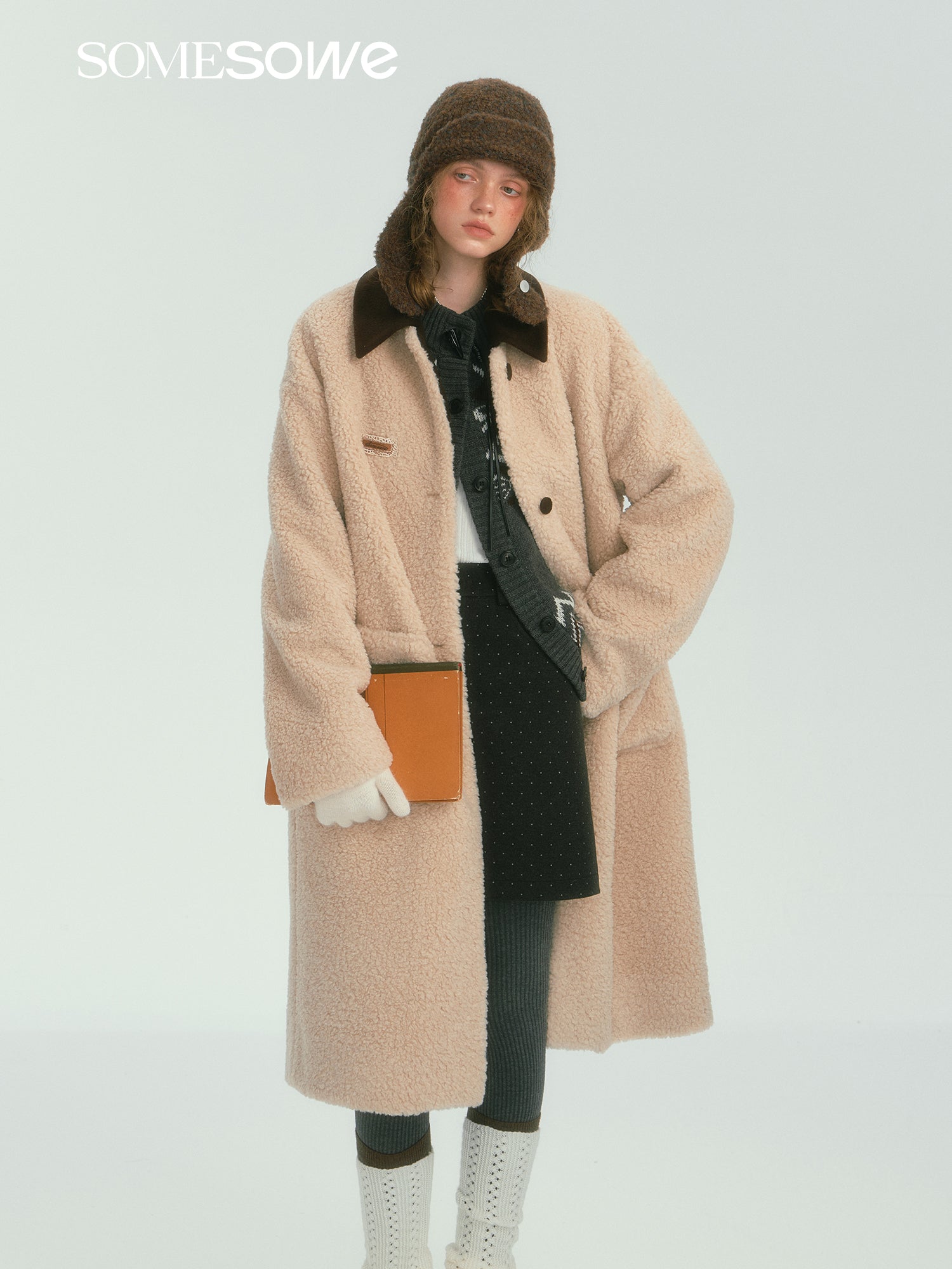 SOMESOWE S2407262 Long coat with matching collar