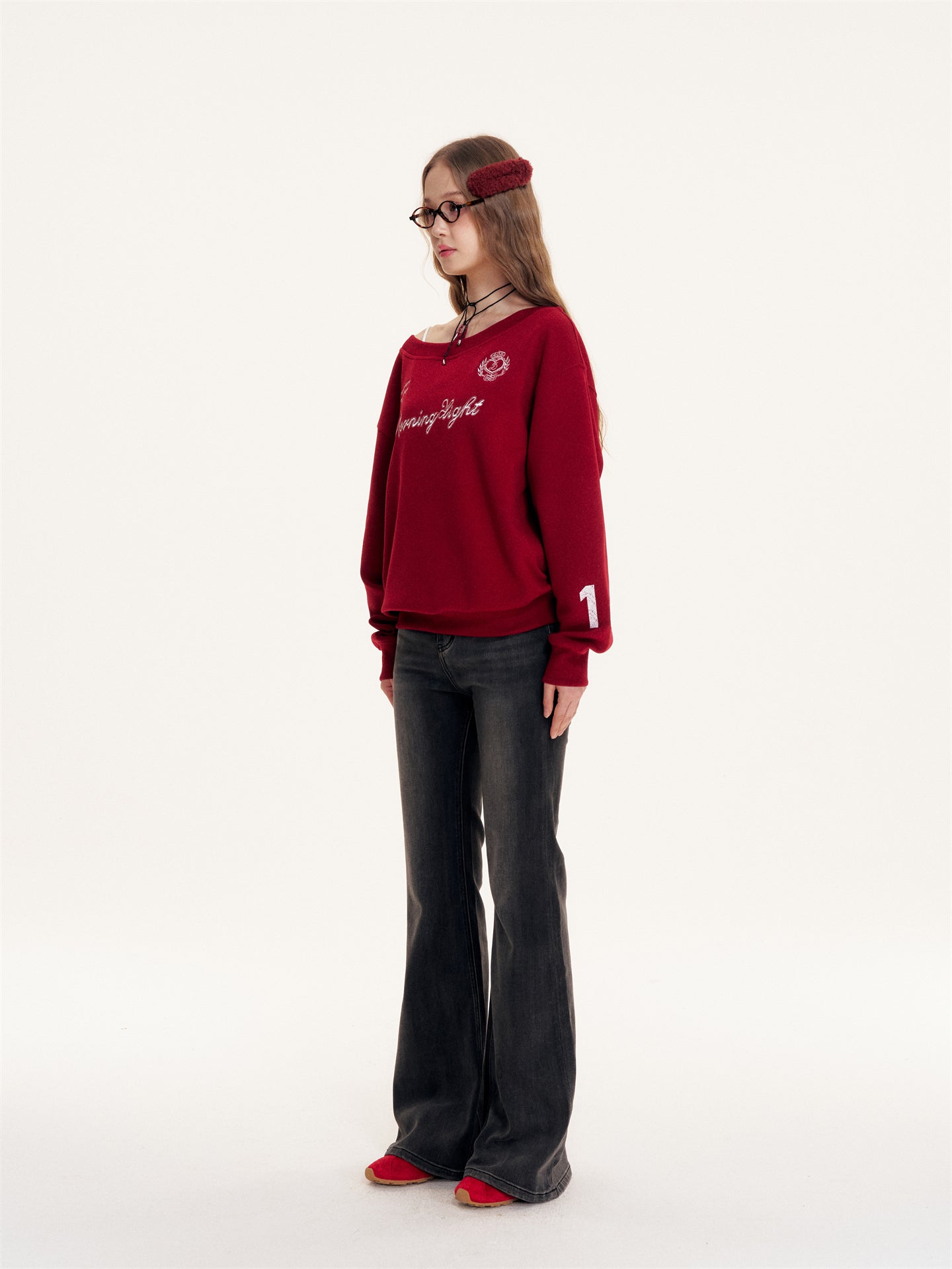 16DEWS 16D25430 Embroidered letter sloping shoulder hoodie