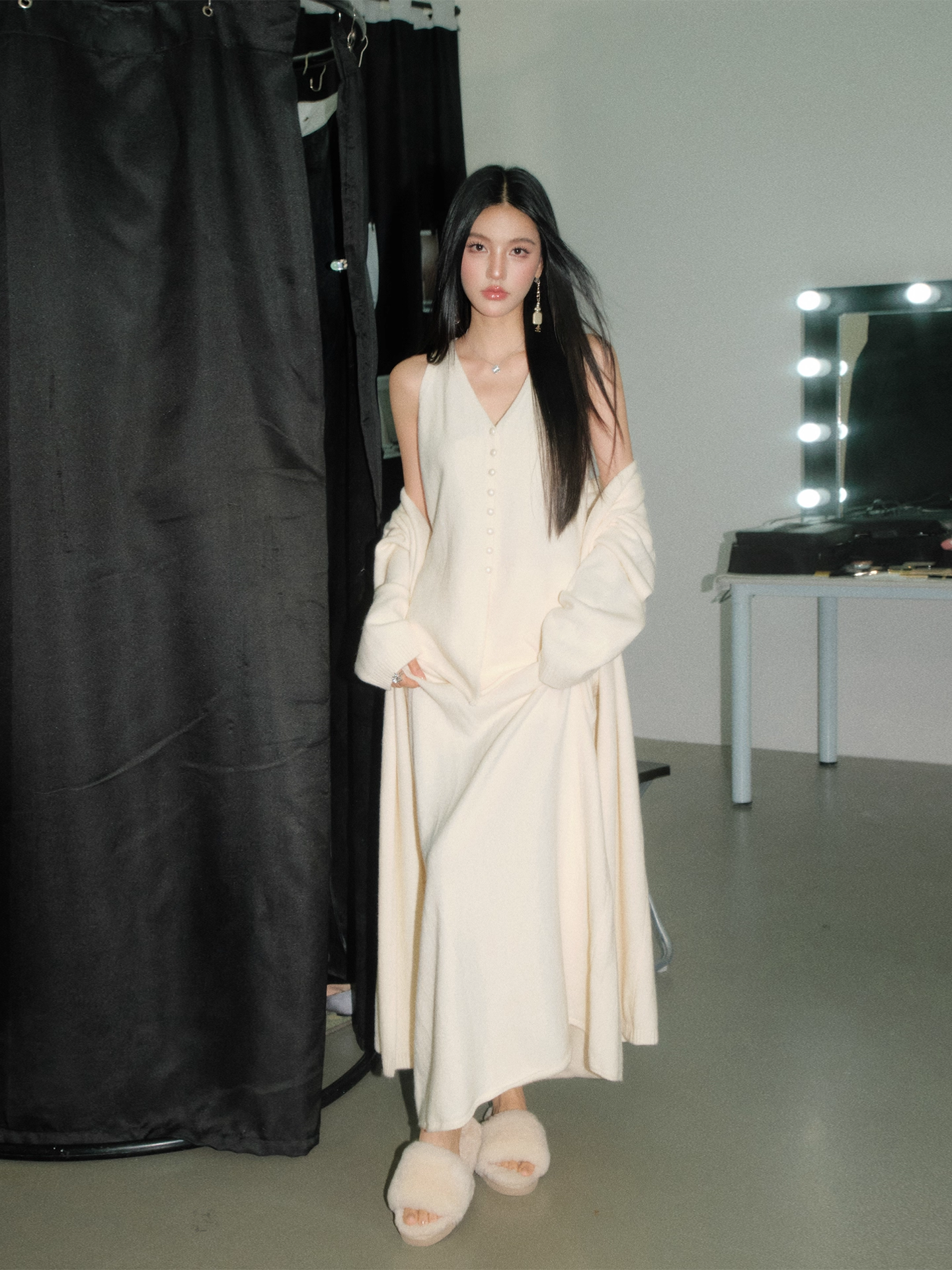 OLIVIA DUO DKS25344 Pearl-Buttoned Knit Coordinated Set