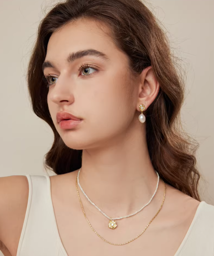 ARSIS Flower stamen pendant necklace