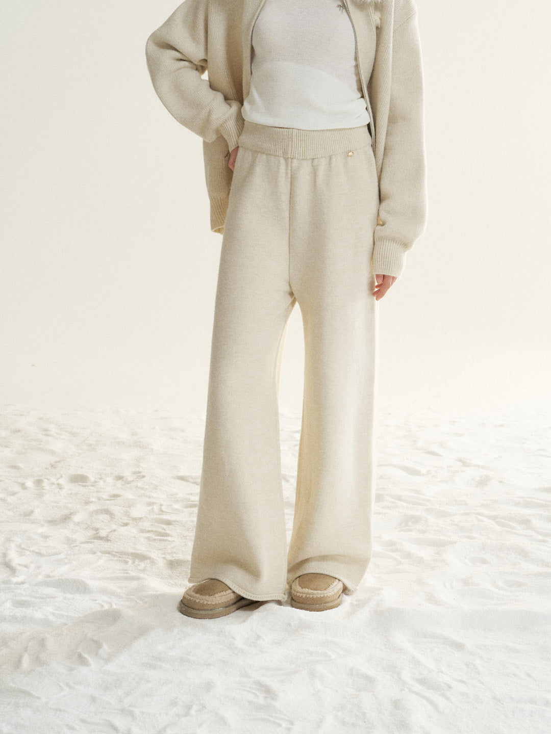 16DEWS 16D25555&amp;16D25556 Cleanfit detachable fur collar hooded knitted cardigan + pants set