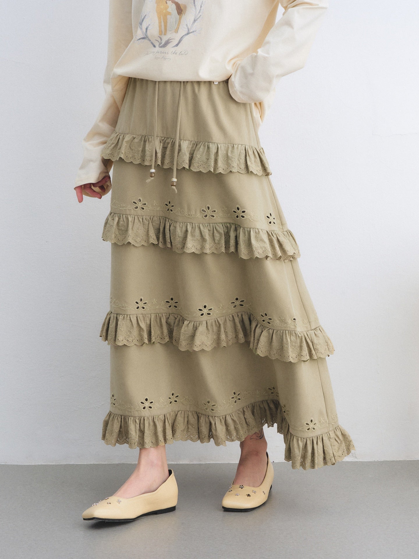 AsGony ASG26036 Vintage lace embroidered half length skirt