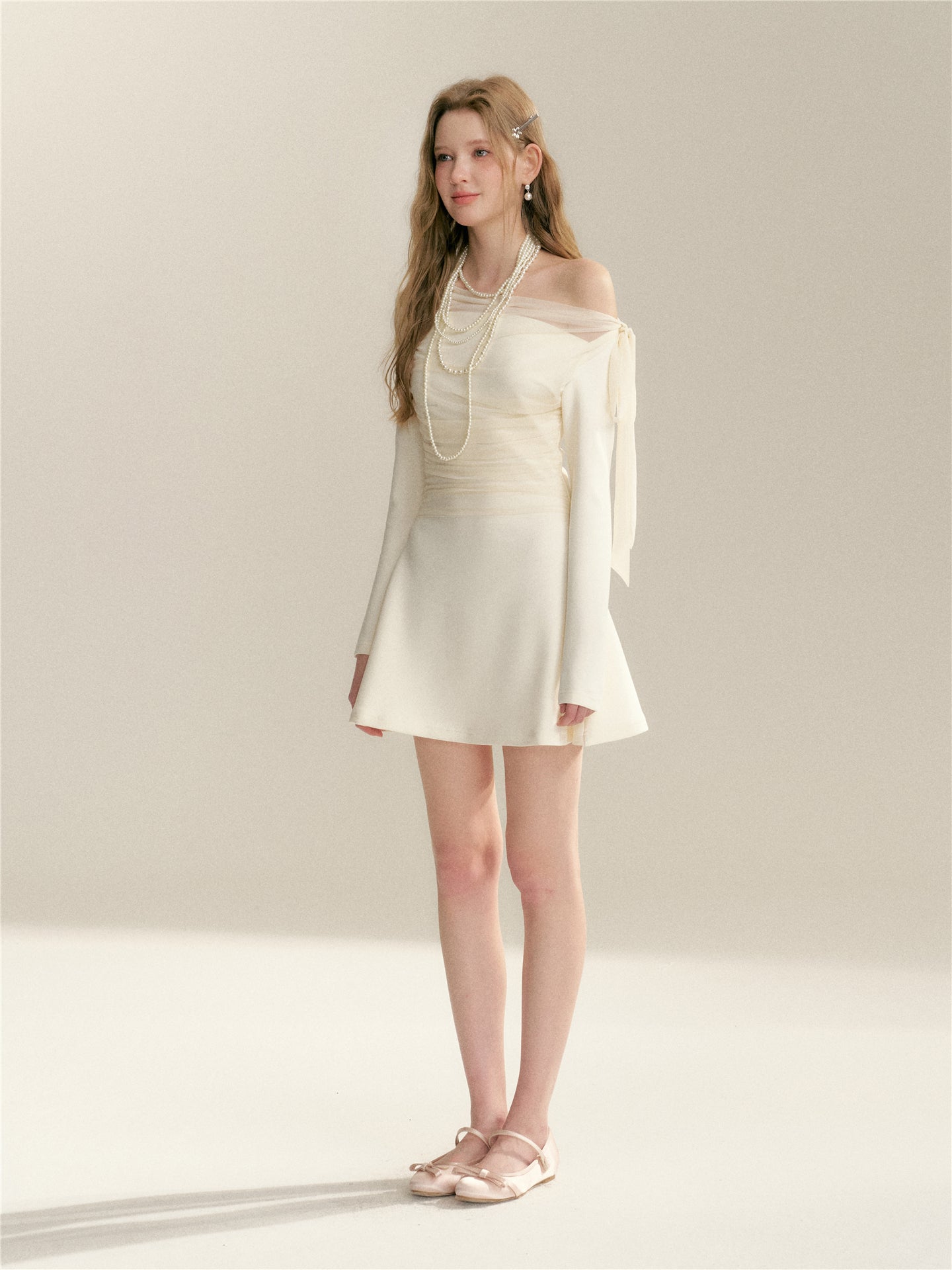 16DEWS 16D26021 Off shoulder bow slim fit long sleeved dress