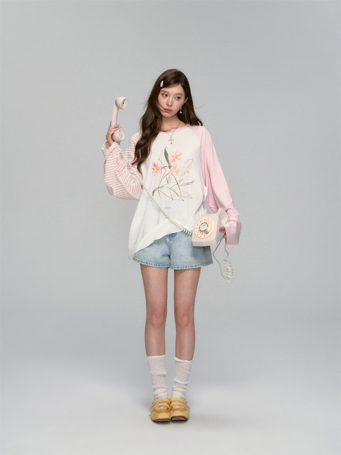 AsGony ASG25120 Color blocked floral print round neck T-shirt