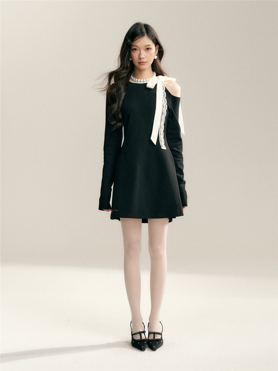 16DEWS 16D26012 Black A-line dress with contrasting bow