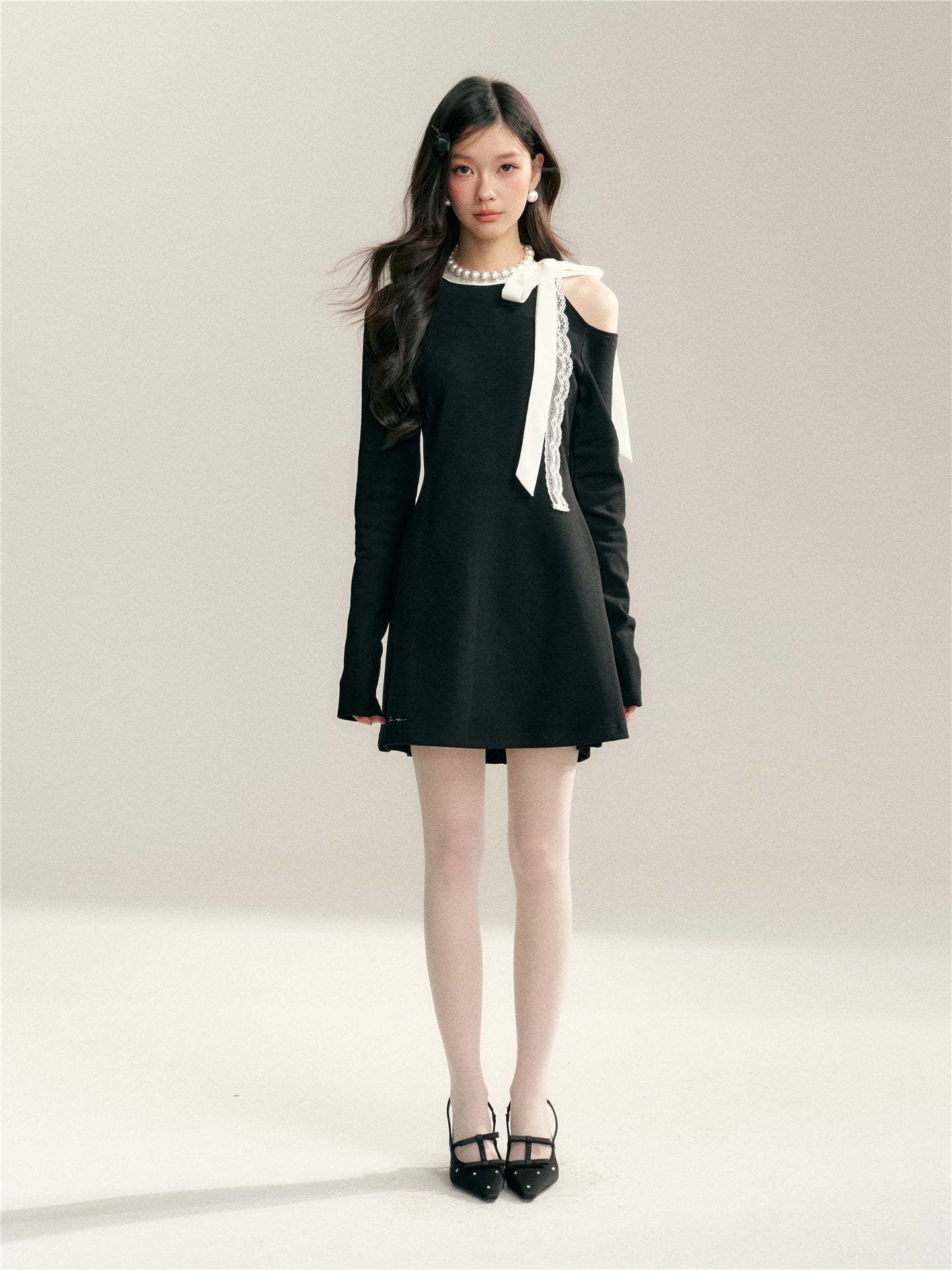 16DEWS 16D26012 Black A-line dress with contrasting bow