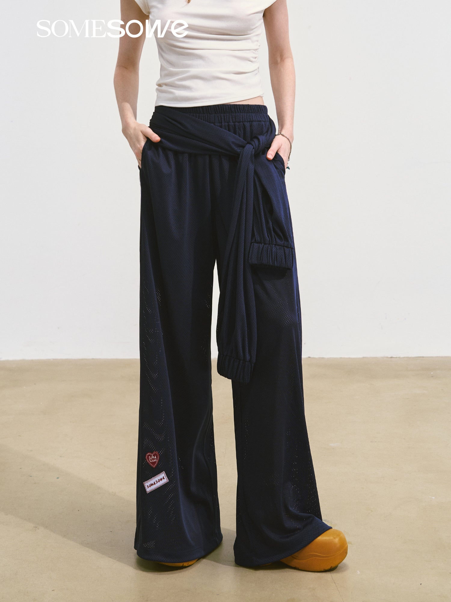 SOMESOWE S2508096 Vacation style lace up pants (2color)