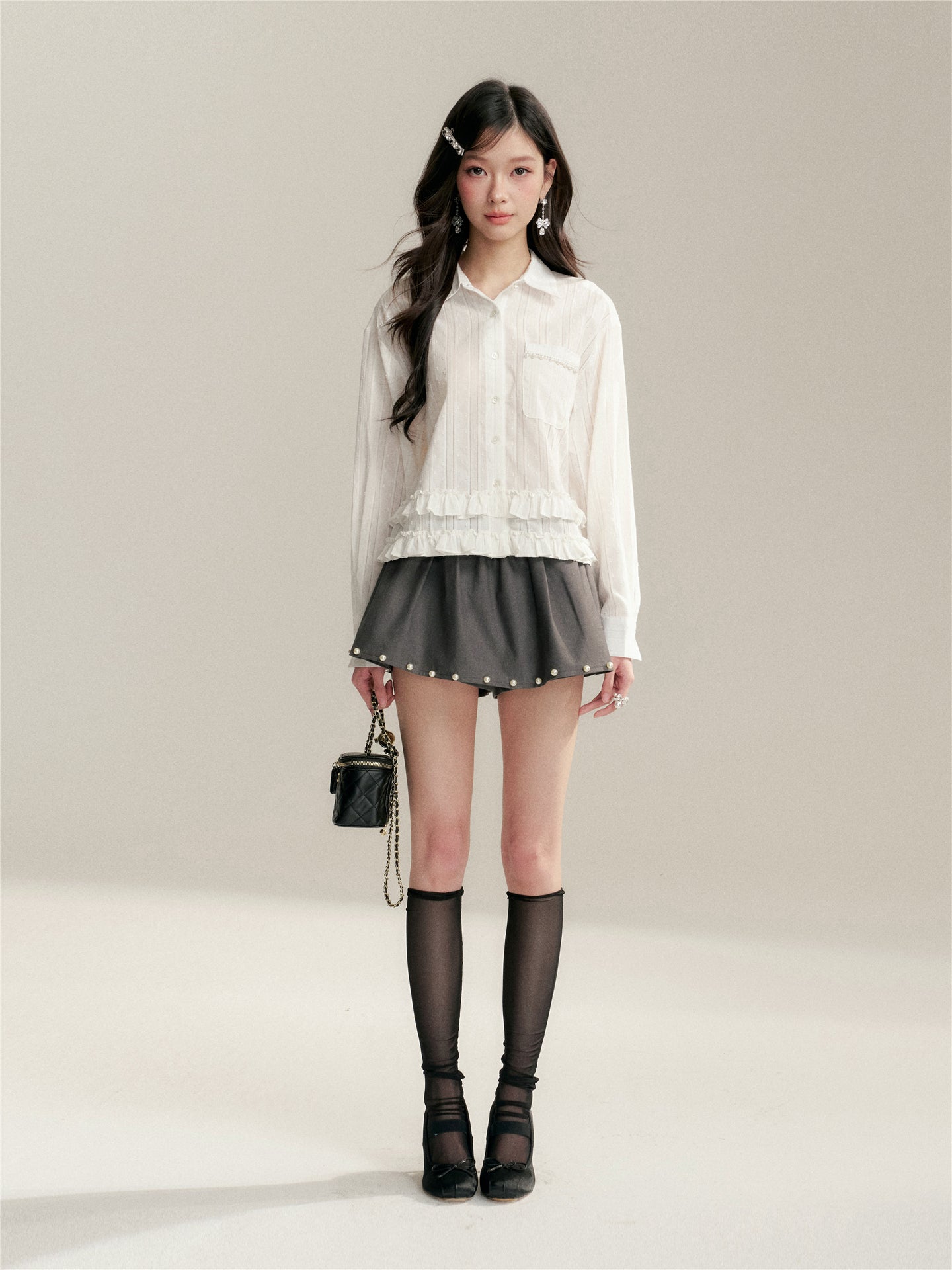 16DEWS 16D26044 Texture based black fungus lace patchwork shirt