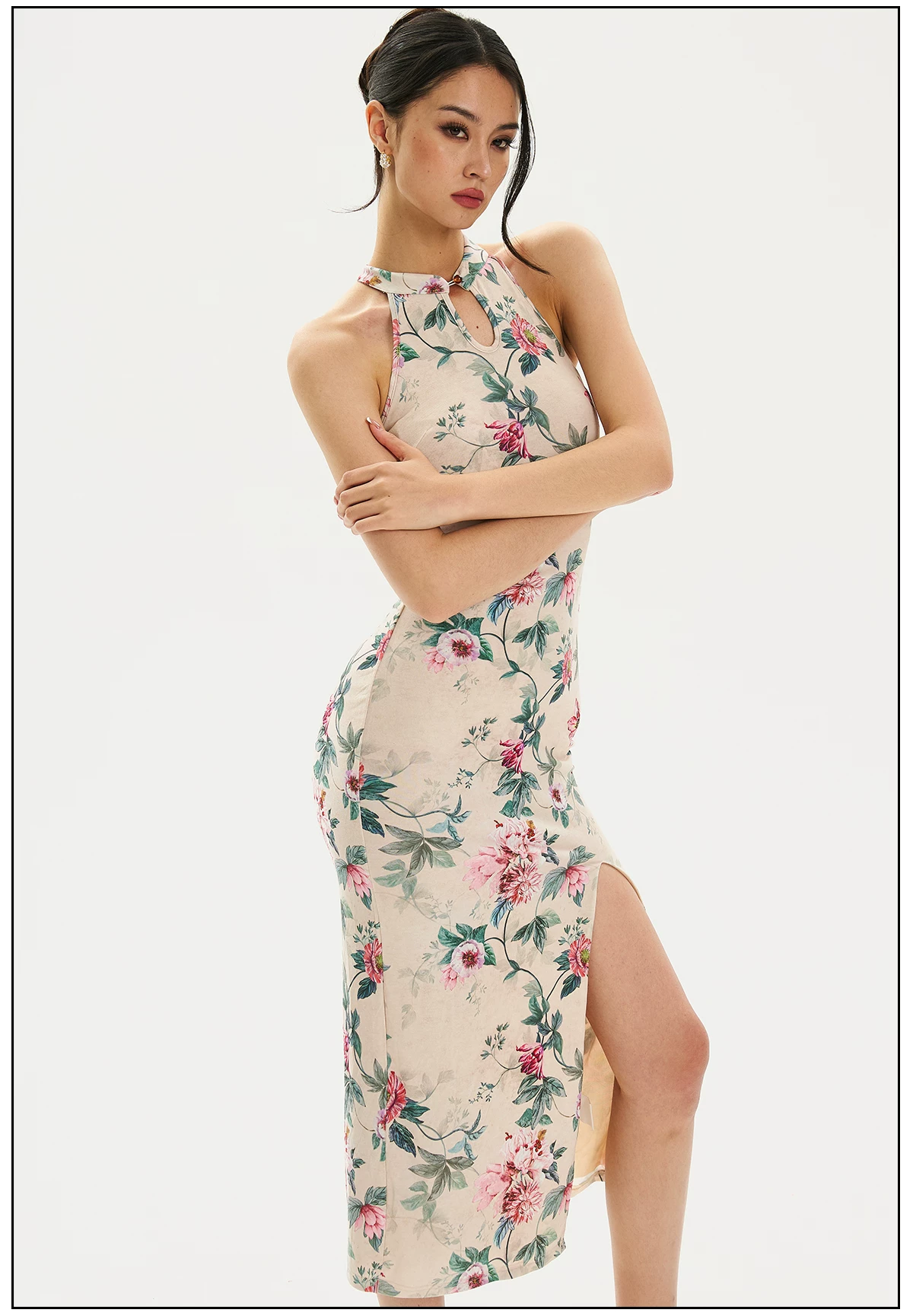 FIND YA WINGS Floral Shadow Halter Midi Cheongsam