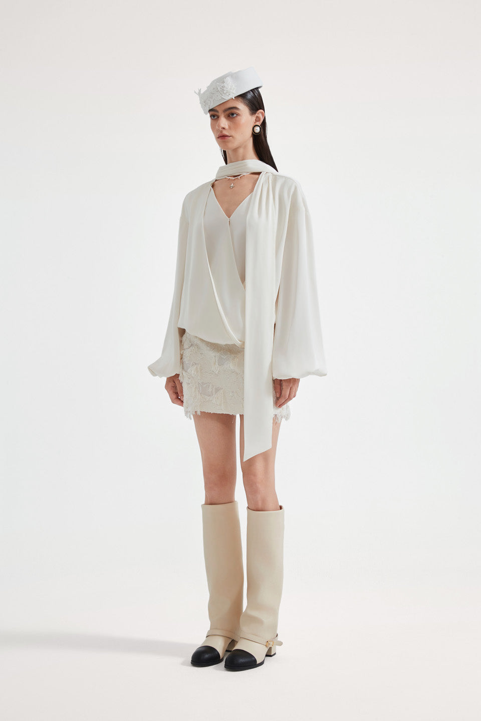 Kingwen V-neck chiffon ribbon shirt + lace skirt