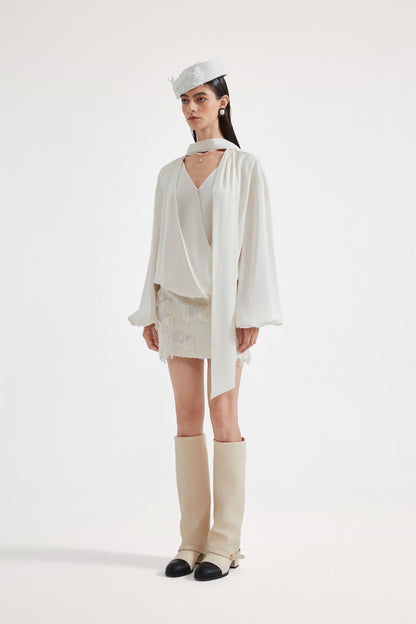 Kingwen V-neck chiffon ribbon shirt + lace skirt