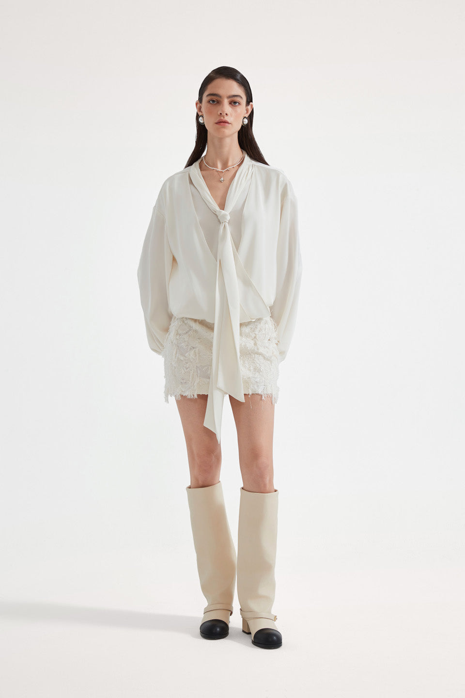 Kingwen V-neck chiffon ribbon shirt + lace skirt