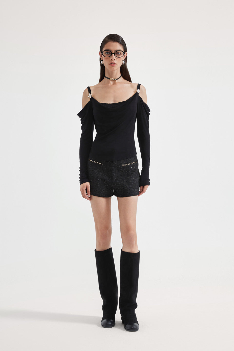 Kingwen Black off shoulder swing collar top
