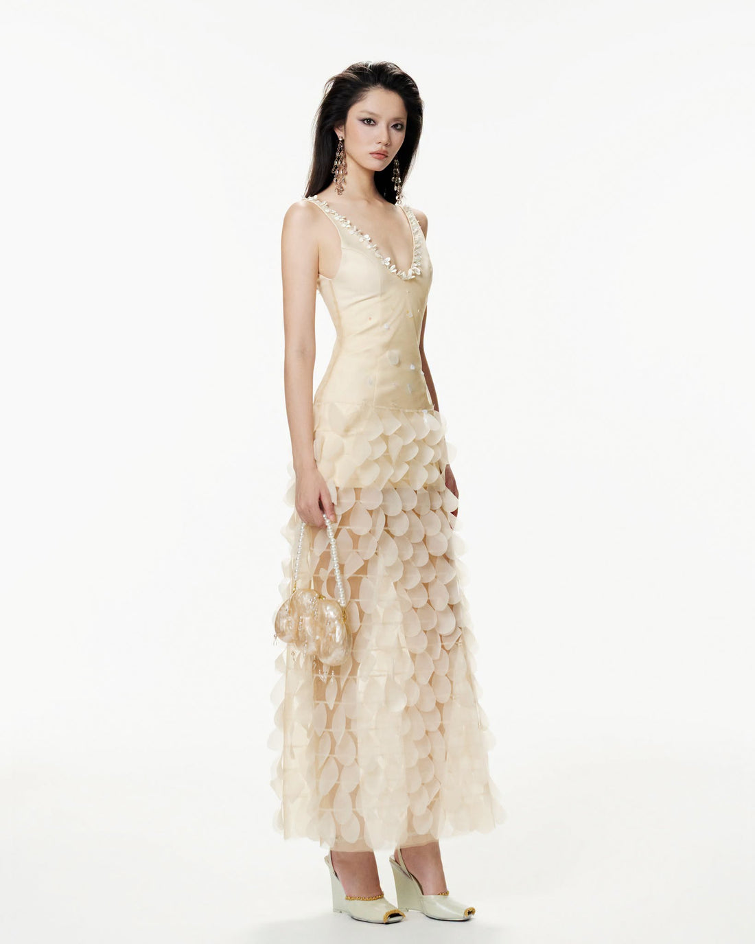 MUST HAVE POURING DRESS