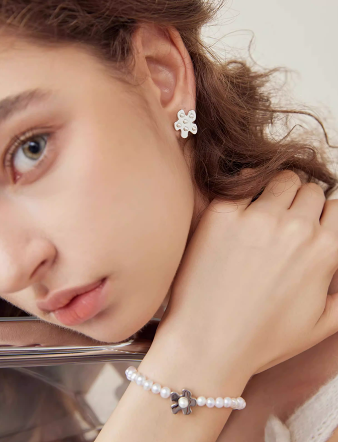 ARSIS Vitality flower Ear studs and clips