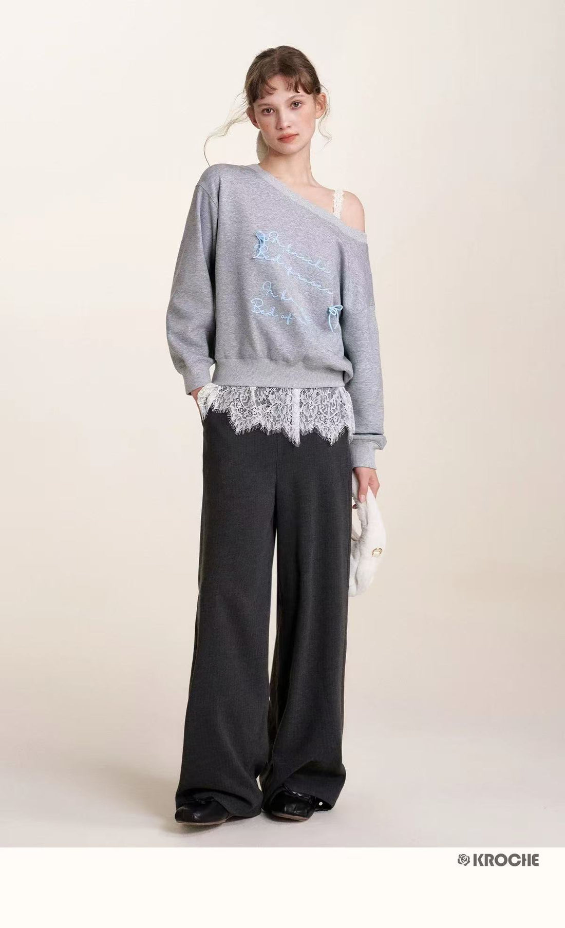 Kroche Slanted shoulder design hoodie