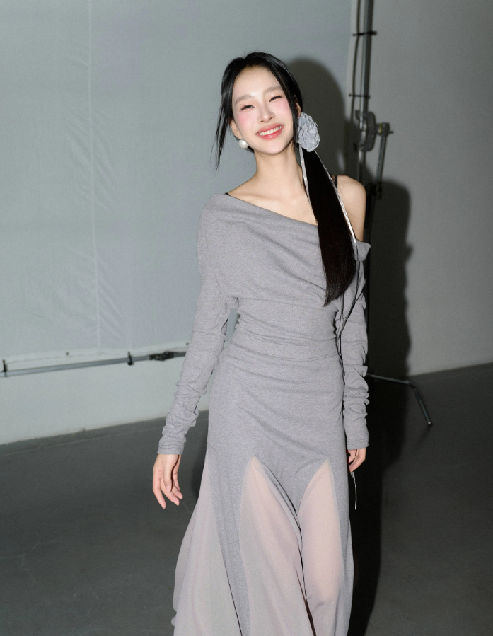 OLIVIA DUO Mermaid Hem Off-Shoulder Mesh Dress Set