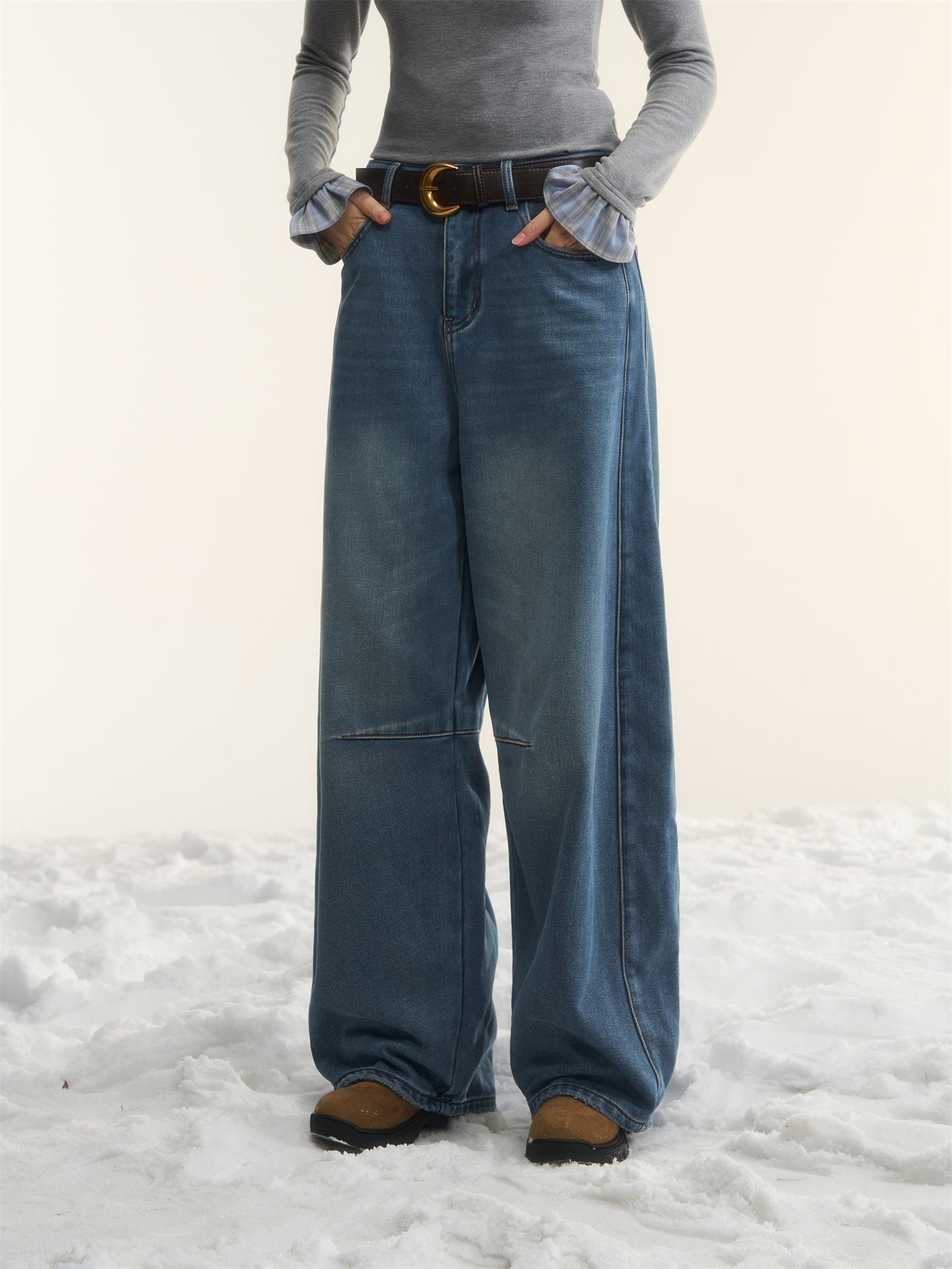 AsGony ASG25570 Plush versatile curved knife washed denim jeans