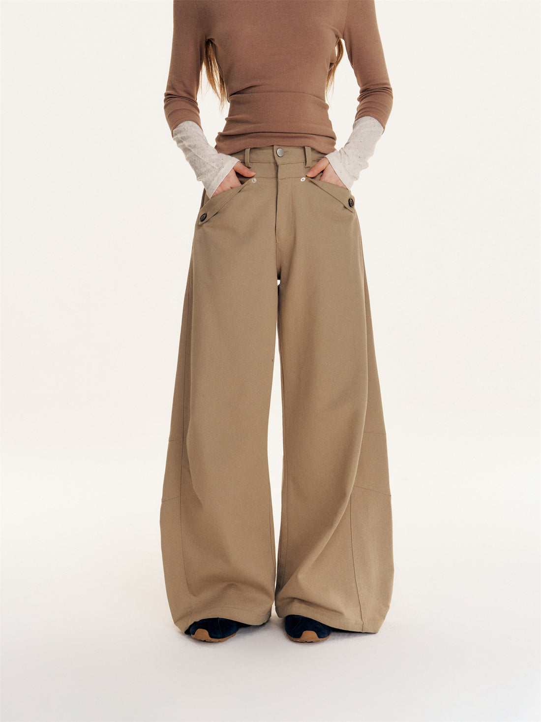 16DEWS 16D25436 Loose hanging curved knife work pants