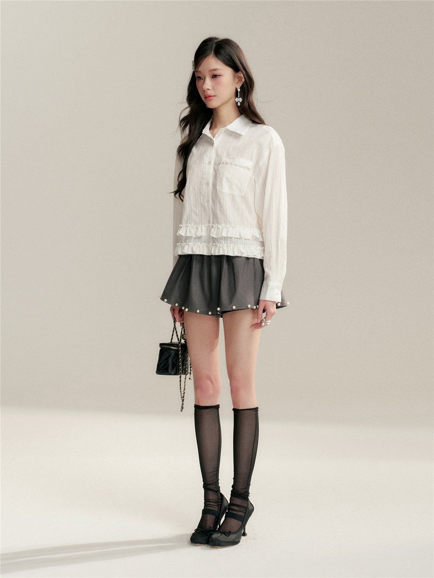 16DEWS 16D26044 Texture based black fungus lace patchwork shirt