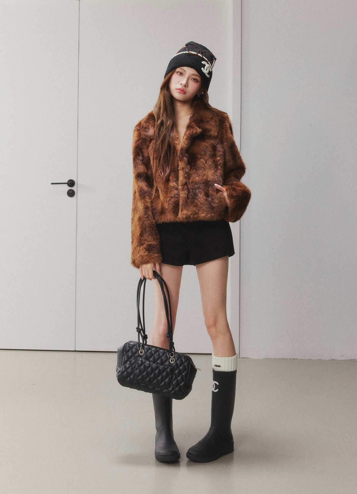 OTEBANBASS Ote260927 High-Waist Versatile Suede Shorts