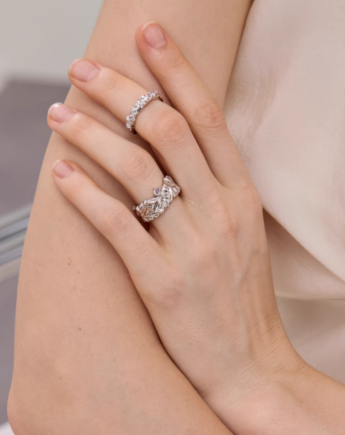 ARSIS Flowing light star ring