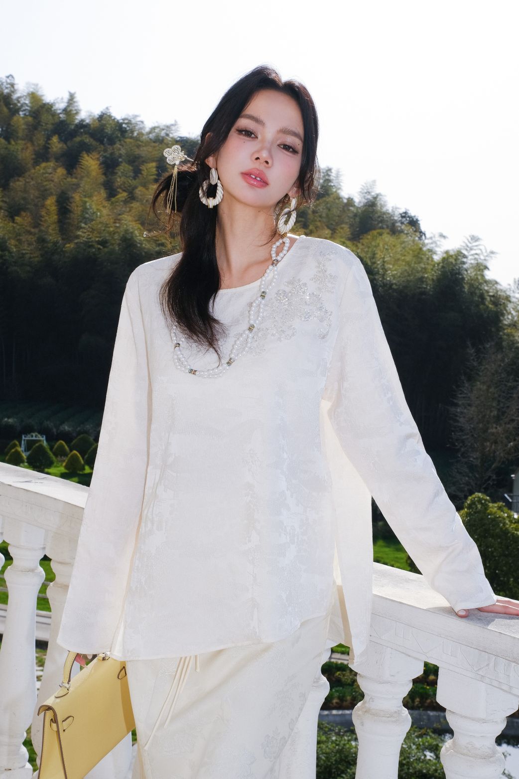 Aimme Sparrow 9125/9153 Neo-Chinese embroidered sequin shirt+knot button split skirt