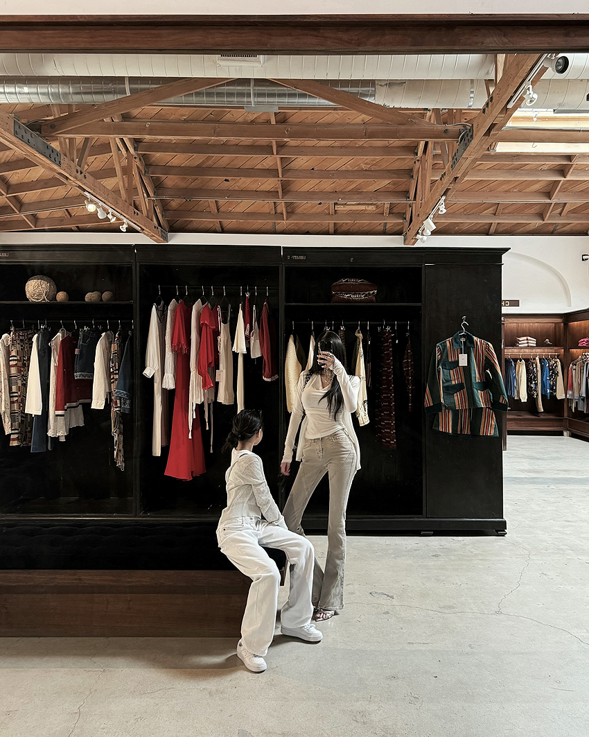 Guse Slit-detailed Bootcut Pants