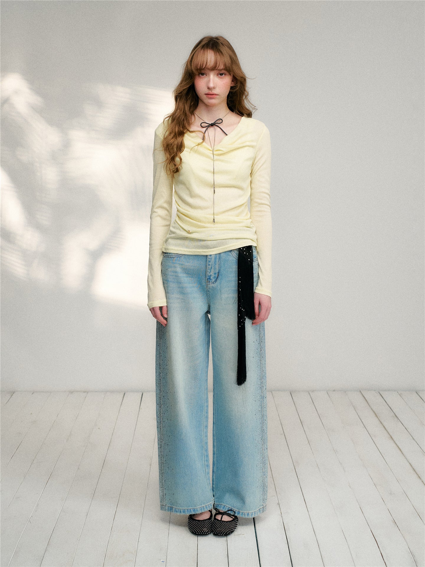 16DEWS 16D26080 Polka dot ribbon pleated collar cinched top