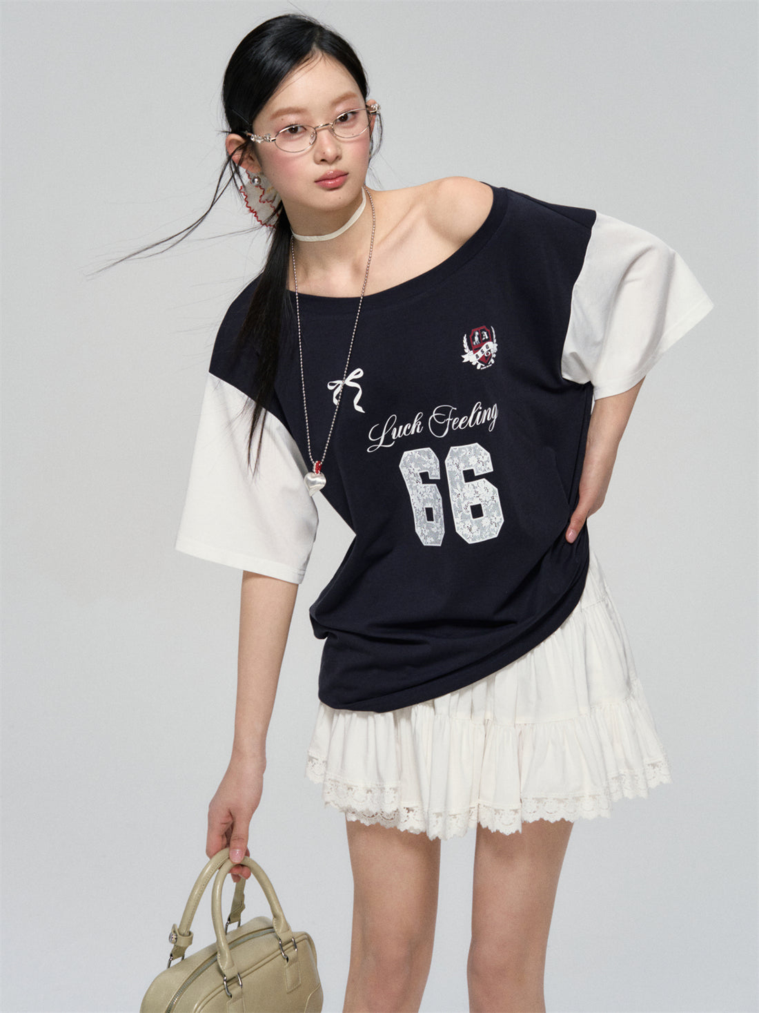 AsGony ASG25084 Off shoulder lace printed knitted T-shirt