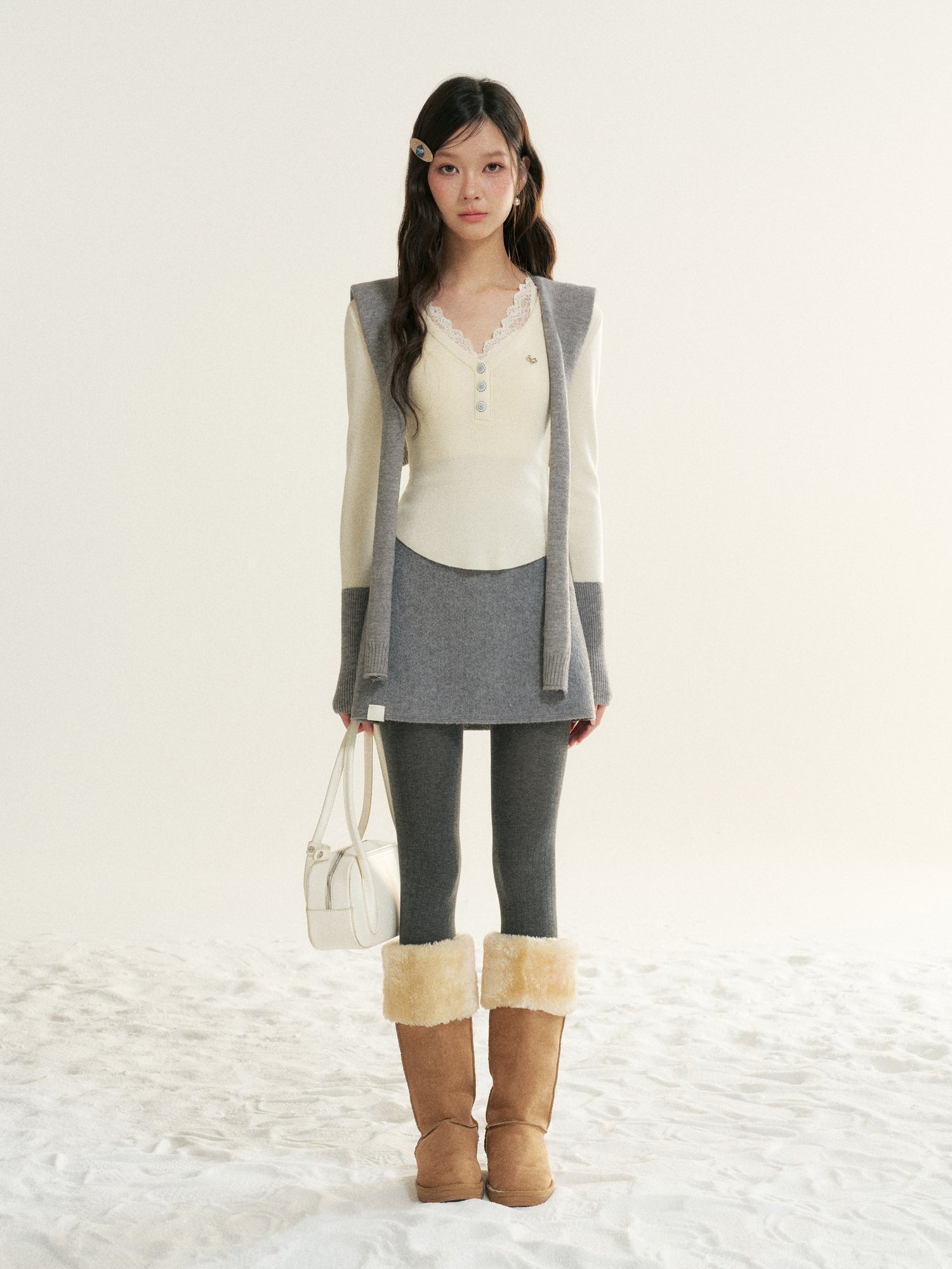 16DEWS 16D25520 Color blocking V-neck long sleeved slim knit sweater