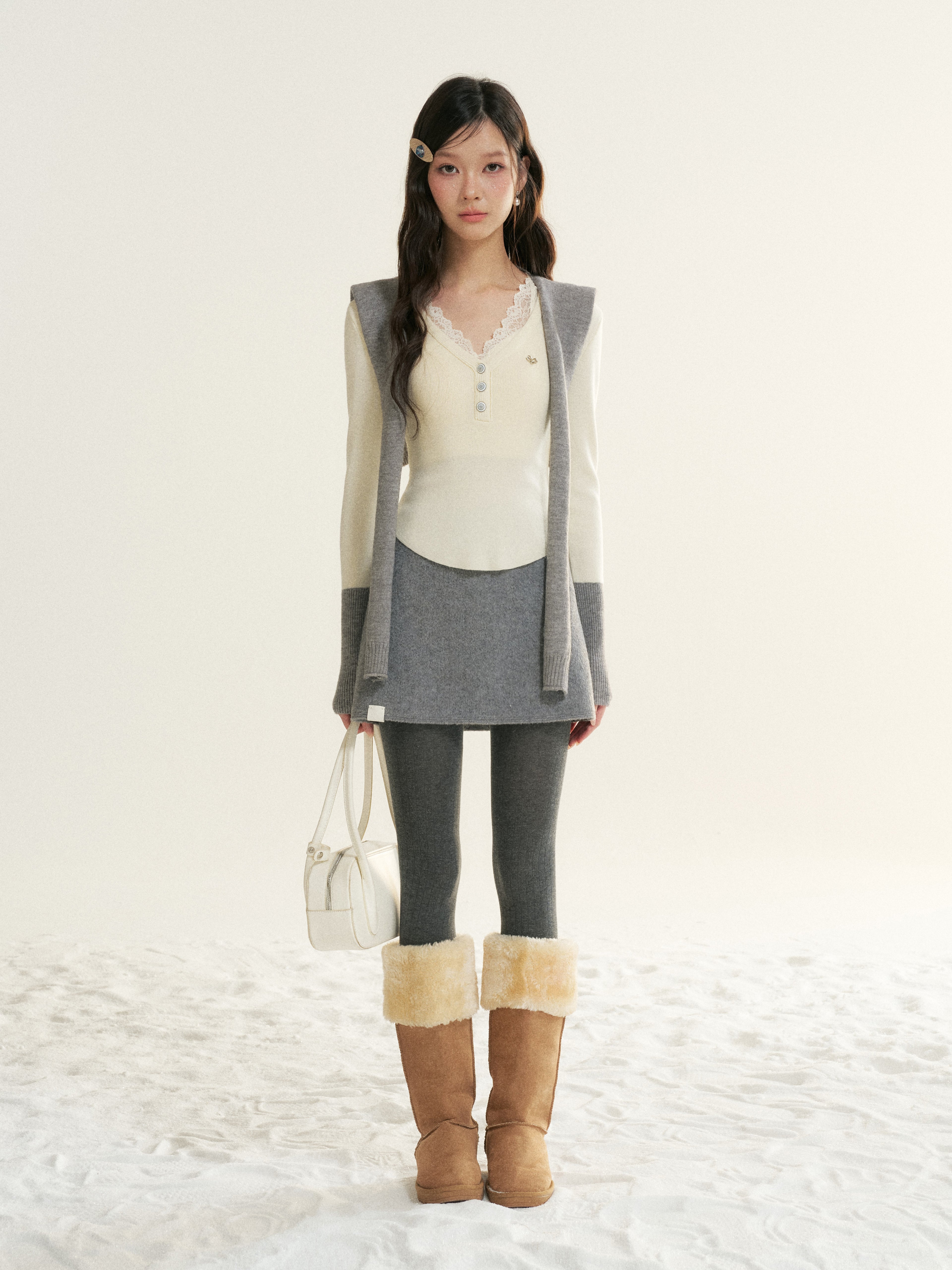 16DEWS 16D25520 Color blocking V-neck long sleeved slim knit sweater