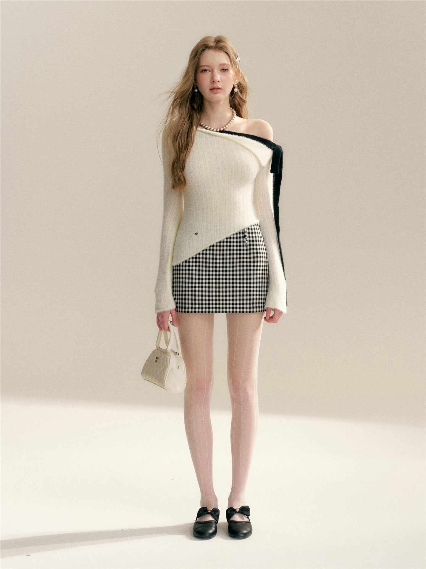 16DEWS 16D26007 Color blocking straps irregular design slim knit sweater