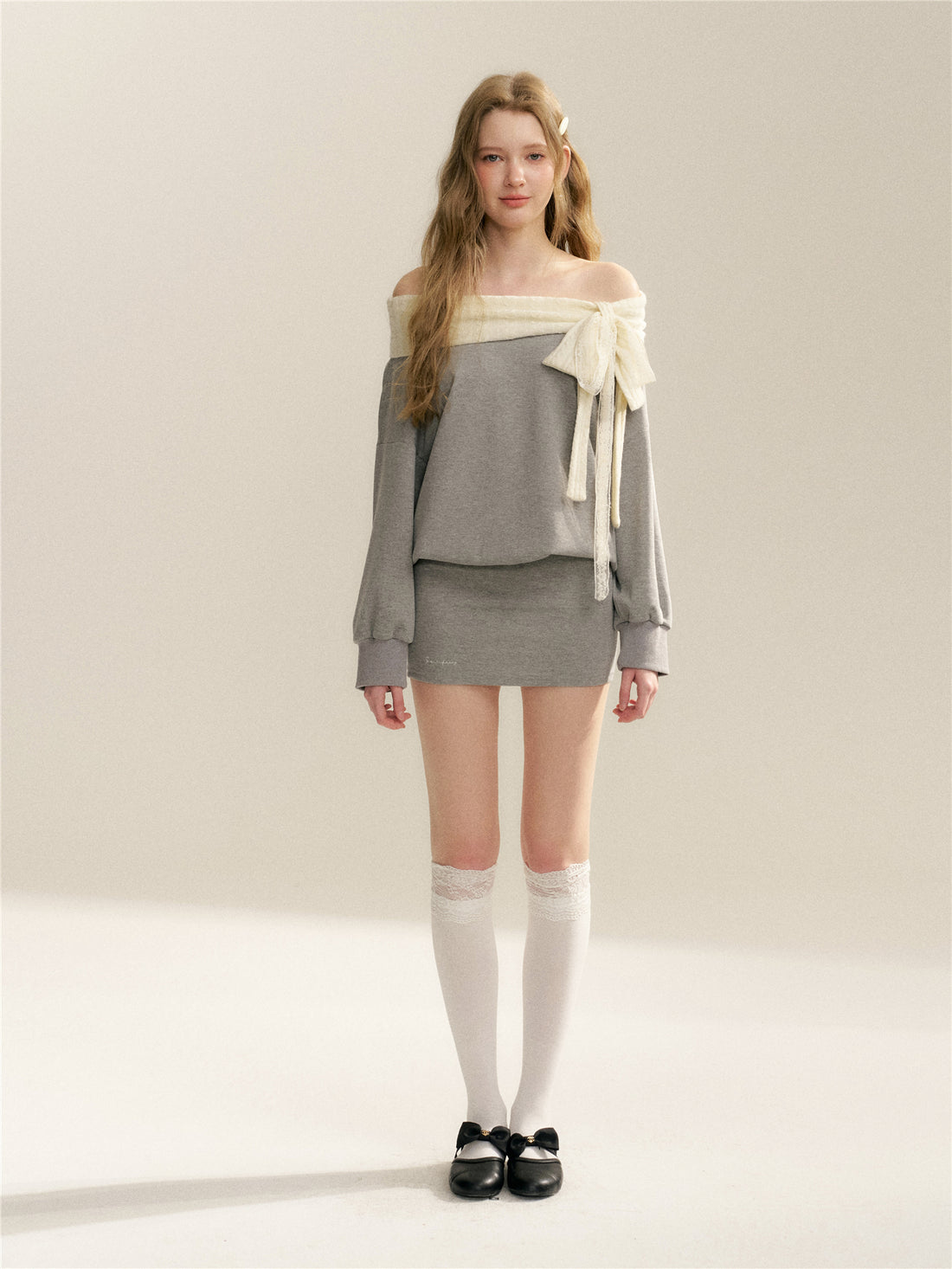 16DEWS 16D26052 Off shoulder bow waist bodycon dress